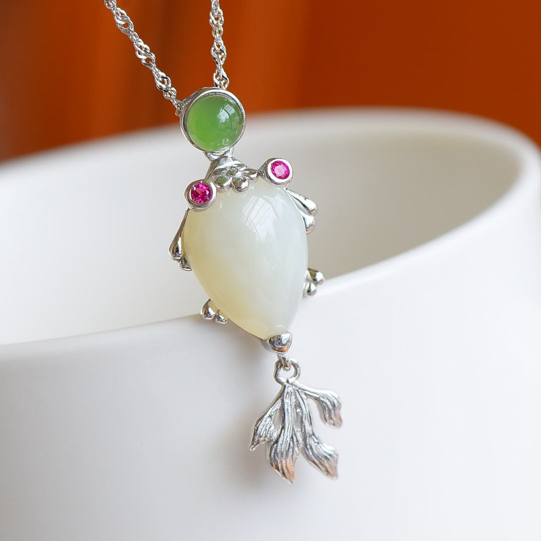 An Exquisite Sterling Silver Inlaid White Jade Necklace,Inlaid Gems