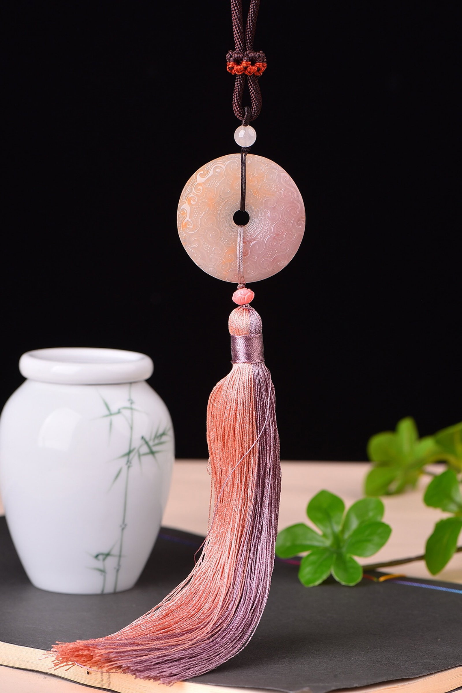 An Exquisite Red Jade Auspicious Cloud Pattern Pendant