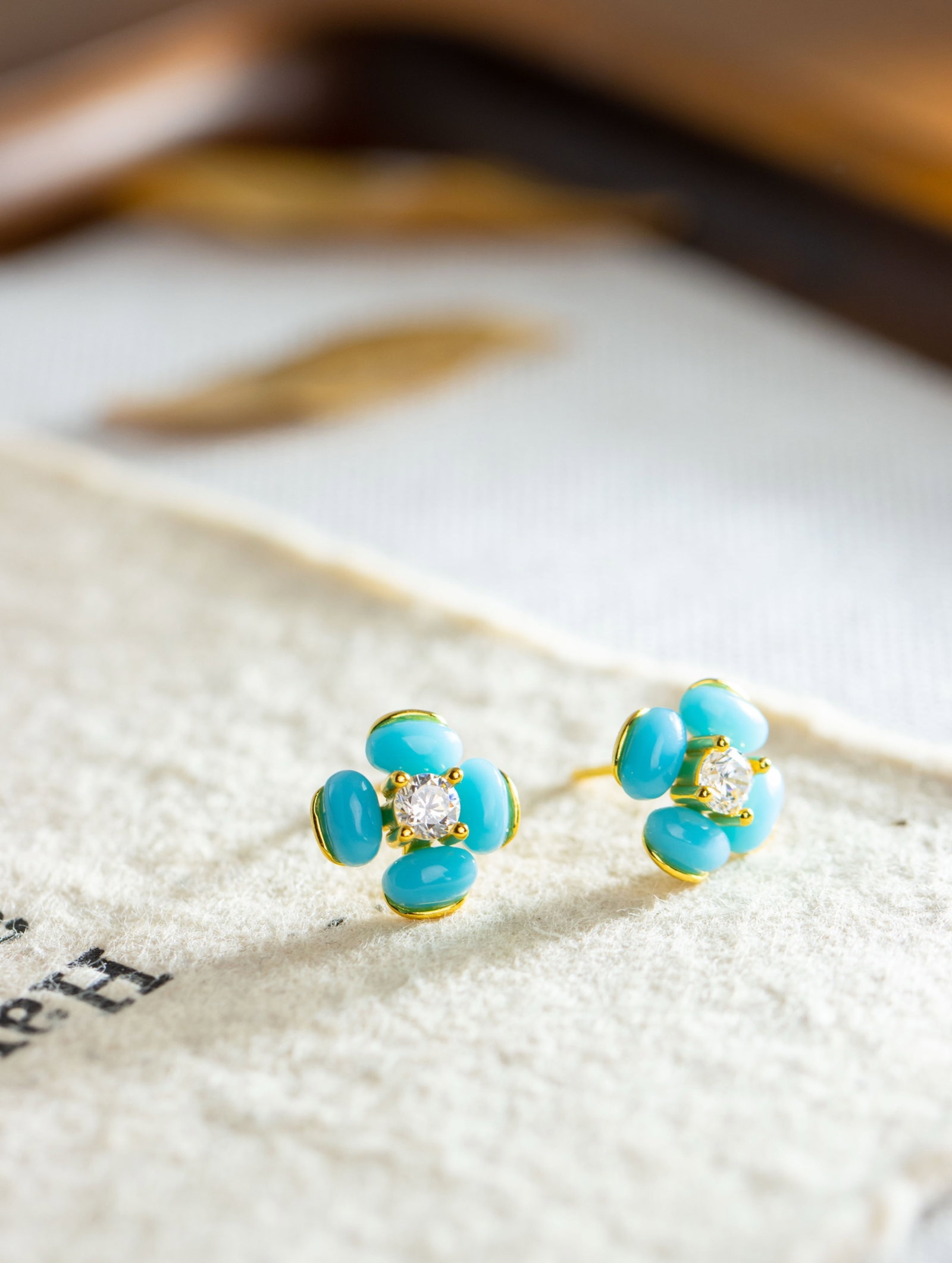 A Pair of Exquisite Sterling Silver-Gold Plated Inlaid Turquoise Earrings, Inlaid Diamond
