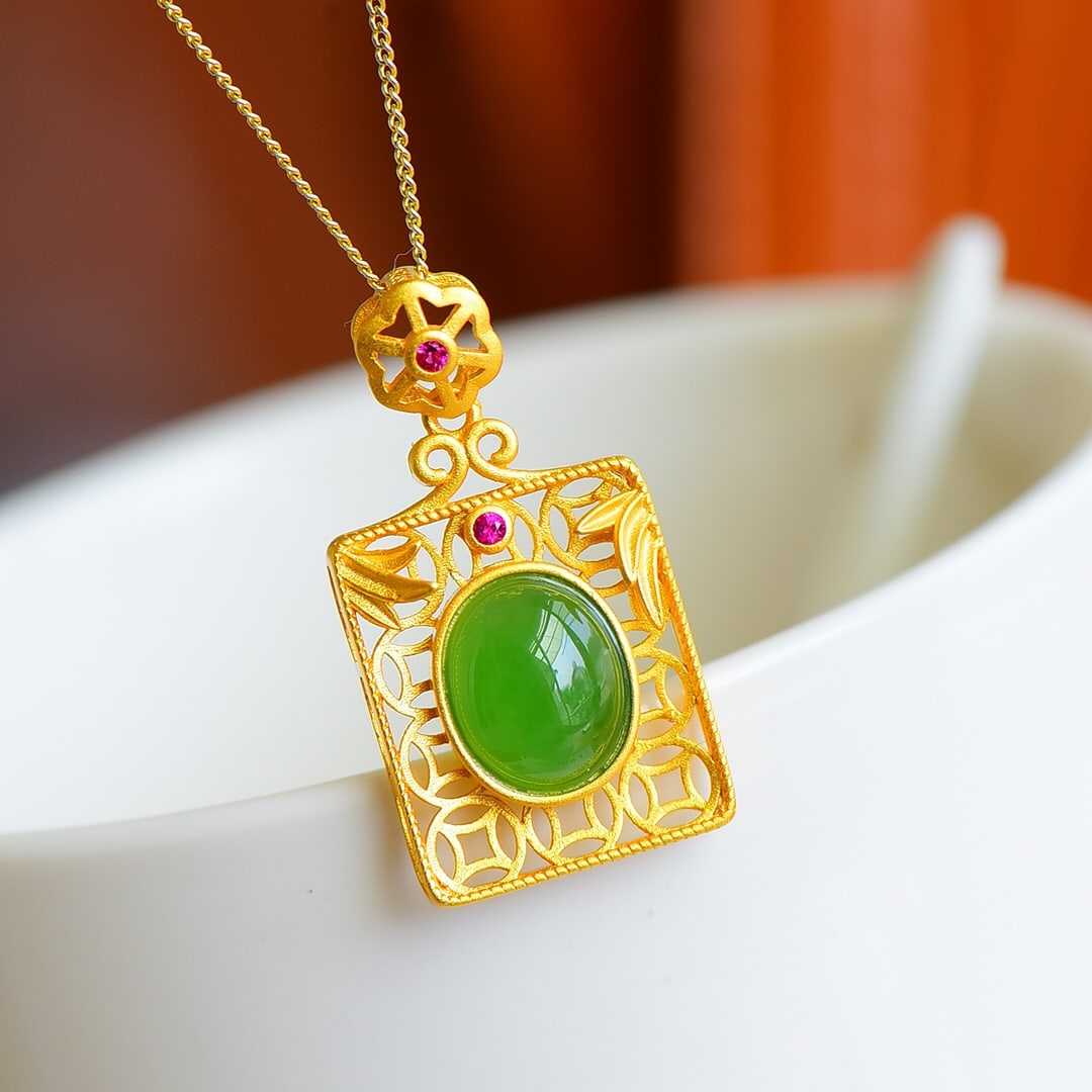 An Exquisite Sterling Silver-Gold Plated Inlaid Jasper Necklace: An Exquisite Sterling Silver-Gold Plated Inlaid Jasper Necklace,Size:11mmx9mm 纯银镀金镶碧玉项链