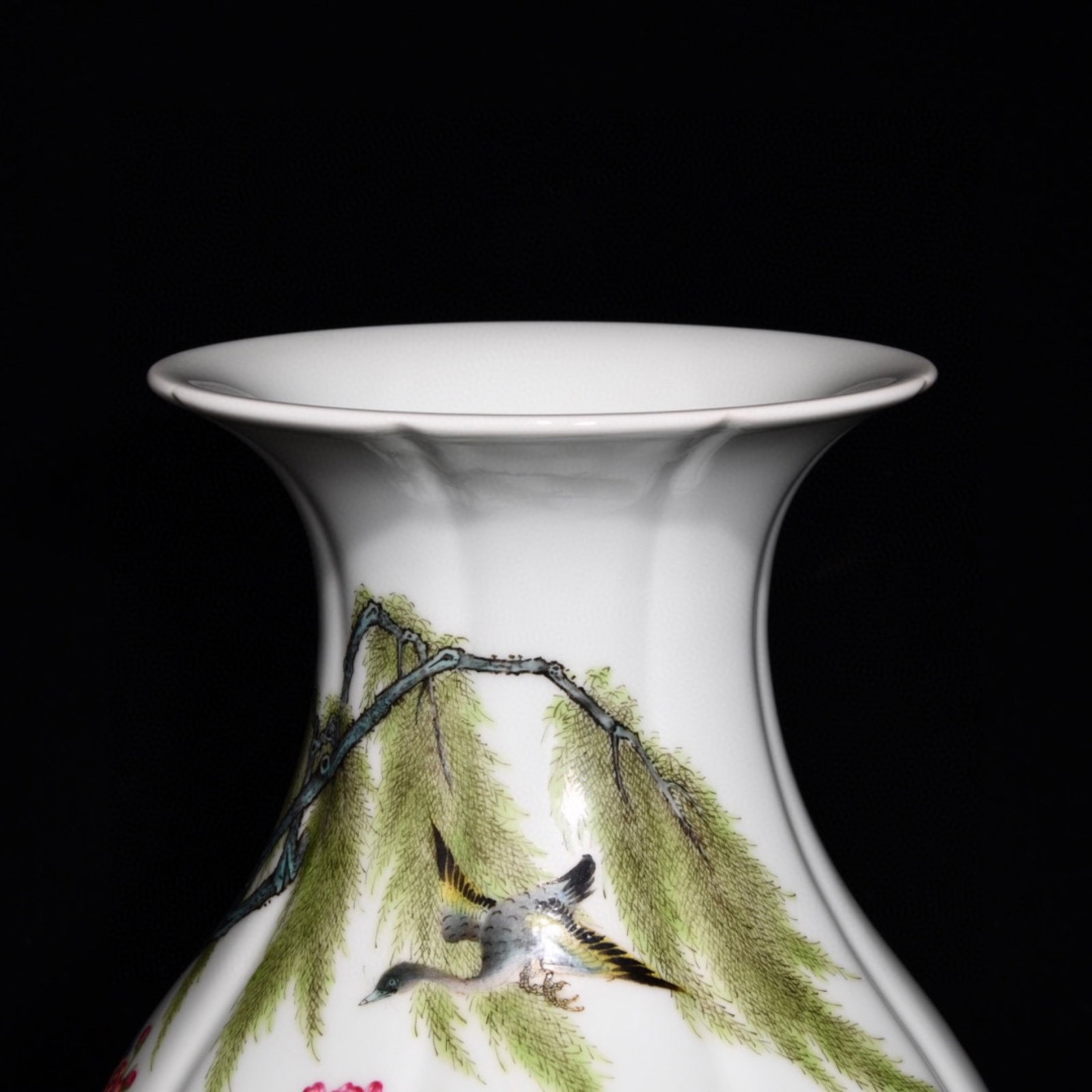 A Rare Famille-Rose Flower Pattern Vase,with poem - 4