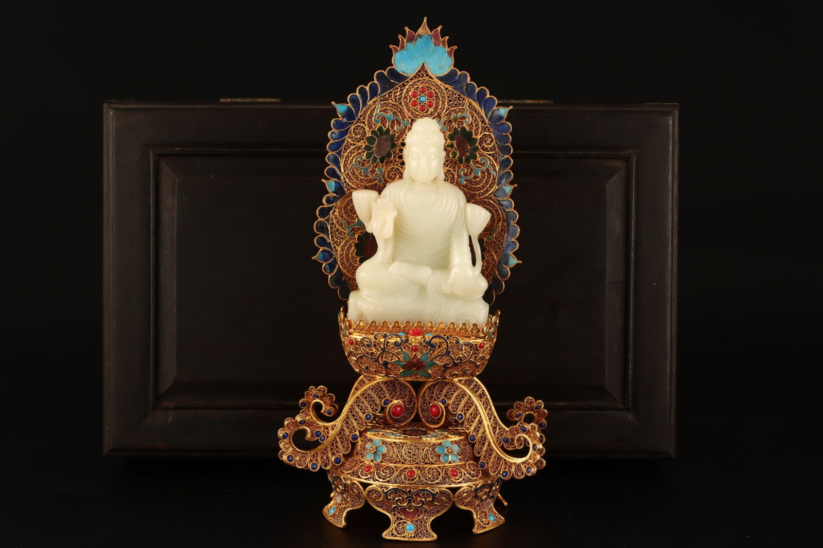 An Exquisite Filigree and Gilding Inlaid White Jade Statue of Sakyamuni,Inlaid Gems