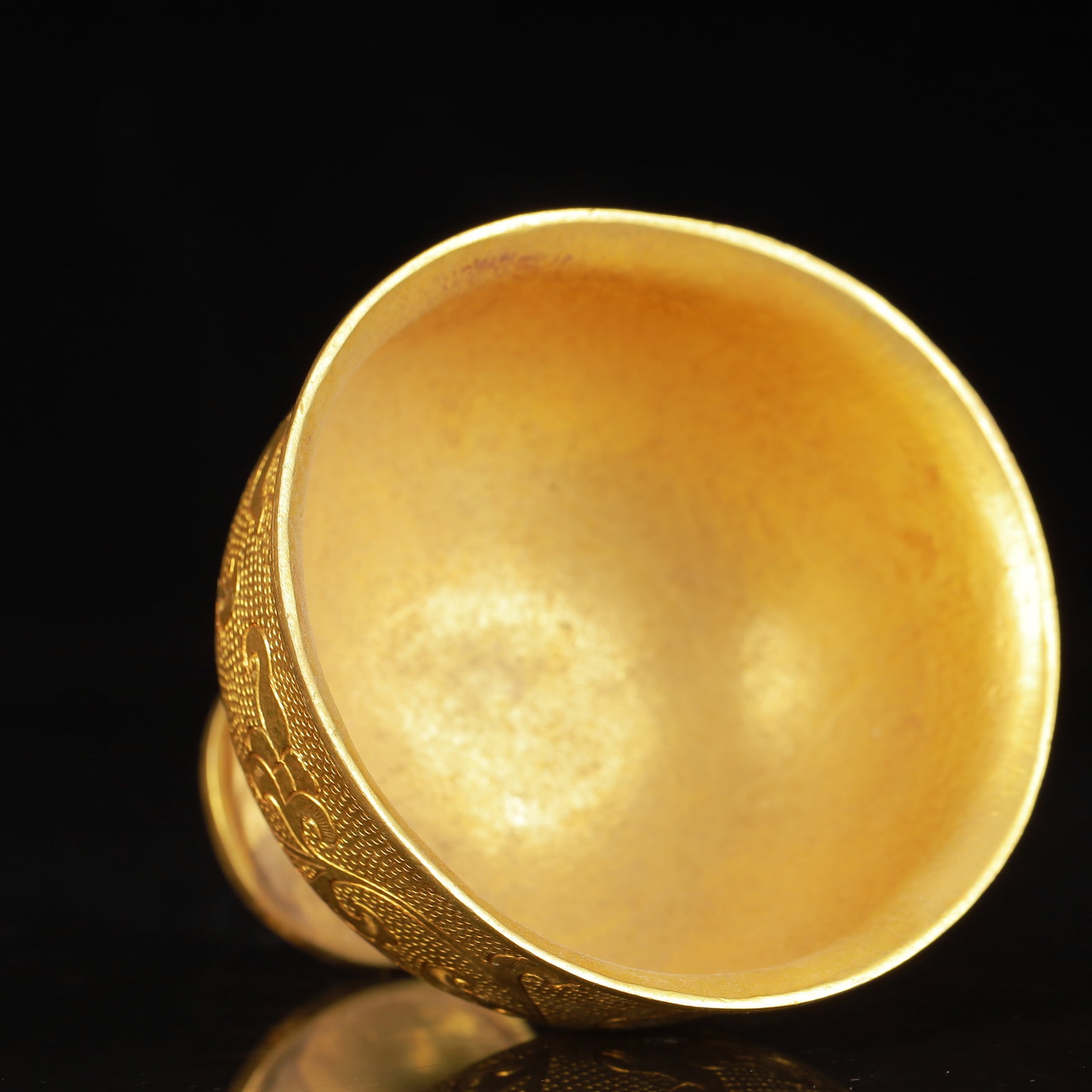 An Exquisite Gilt Bronze Phoenix Pattern Cup - 5