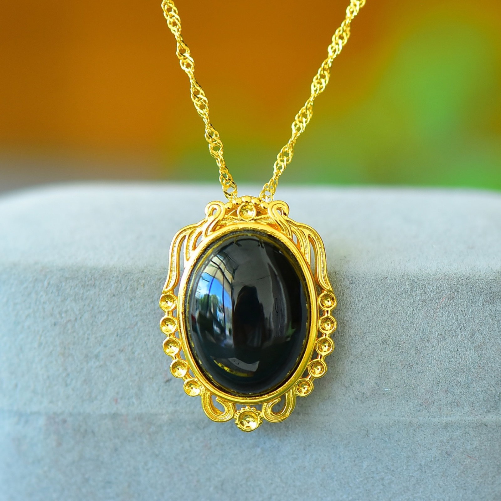 An Exquisite Bronze-Gold Plated Inlaid Green Jade Necklace: An Exquisite Bronze-Gold Plated Inlaid Green Jade Necklace,Size:3.9inx5.5in 铜镀金镶青玉项链