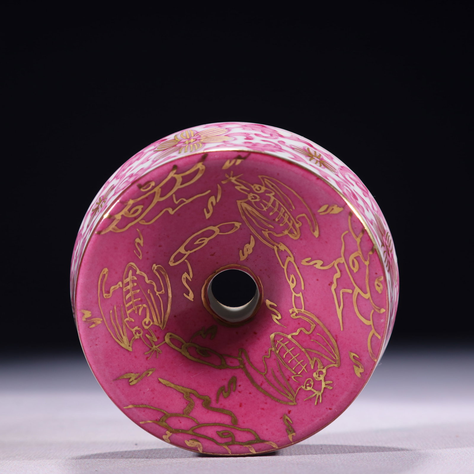 An Exquisite Ruby Red-Glazed Painted Gold Auspicious Cloud and Phoenix Pattern Pot - 11