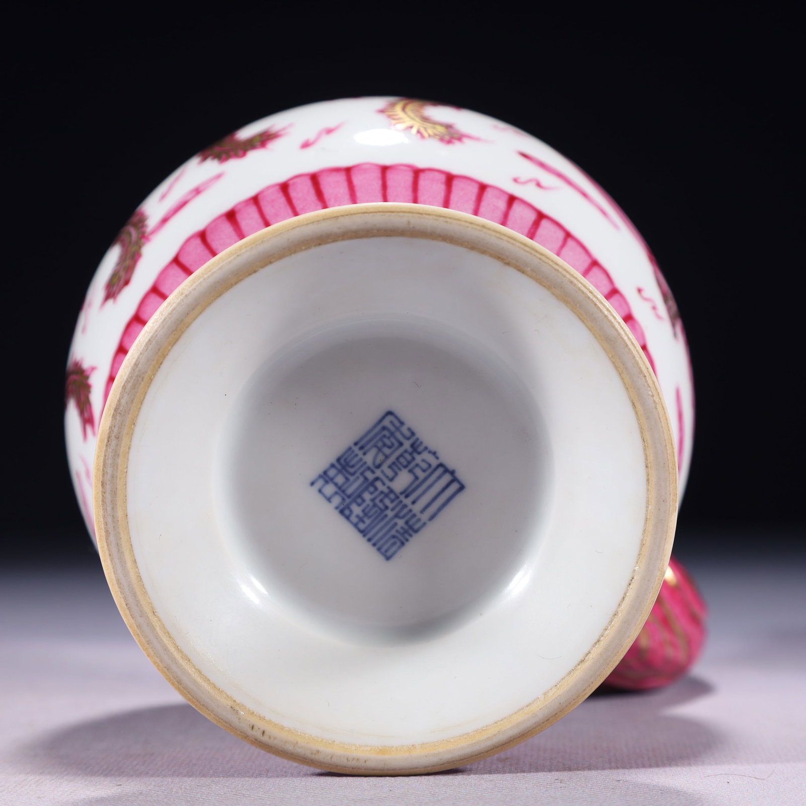 An Exquisite Ruby Red-Glazed Painted Gold Auspicious Cloud and Phoenix Pattern Pot - 13