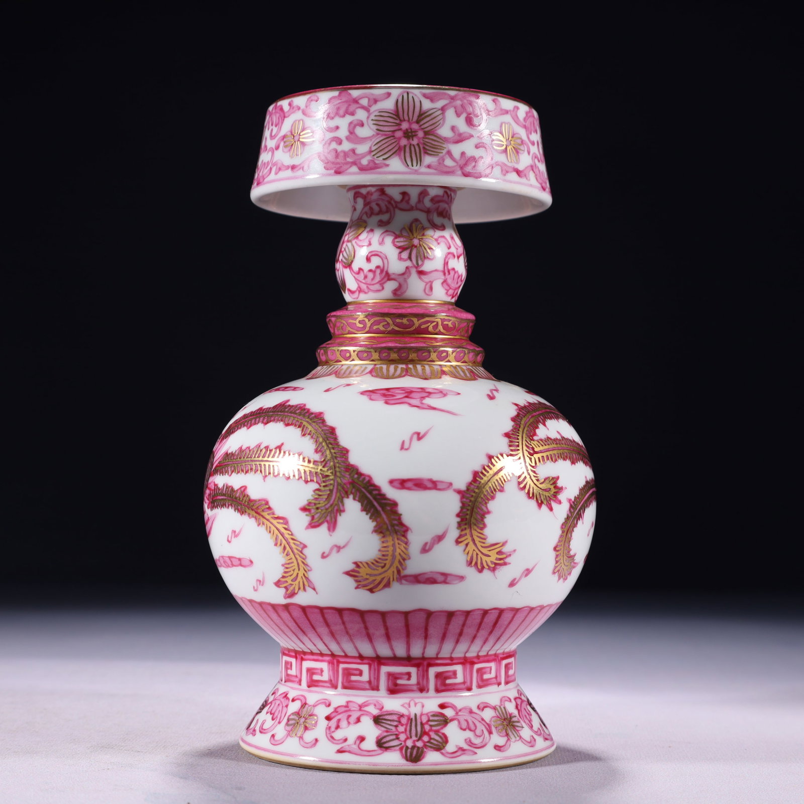 An Exquisite Ruby Red-Glazed Painted Gold Auspicious Cloud and Phoenix Pattern Pot - 9