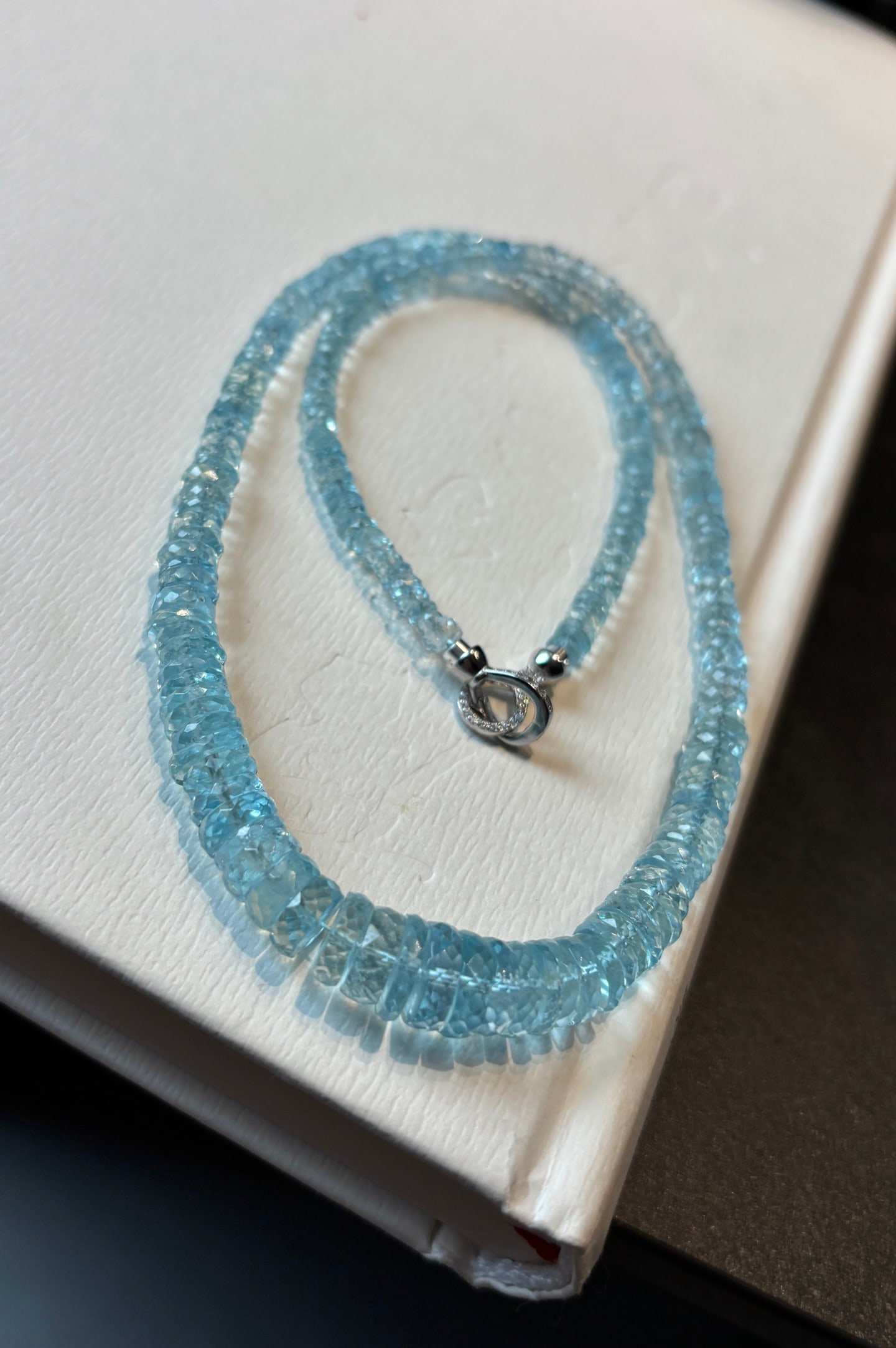 An Exquisite Aquamarine Bracelets: An Exquisite Aquamarine Bracelets,Size:9.6mm-4.3mm,Weight:25.6g 海蓝宝手串