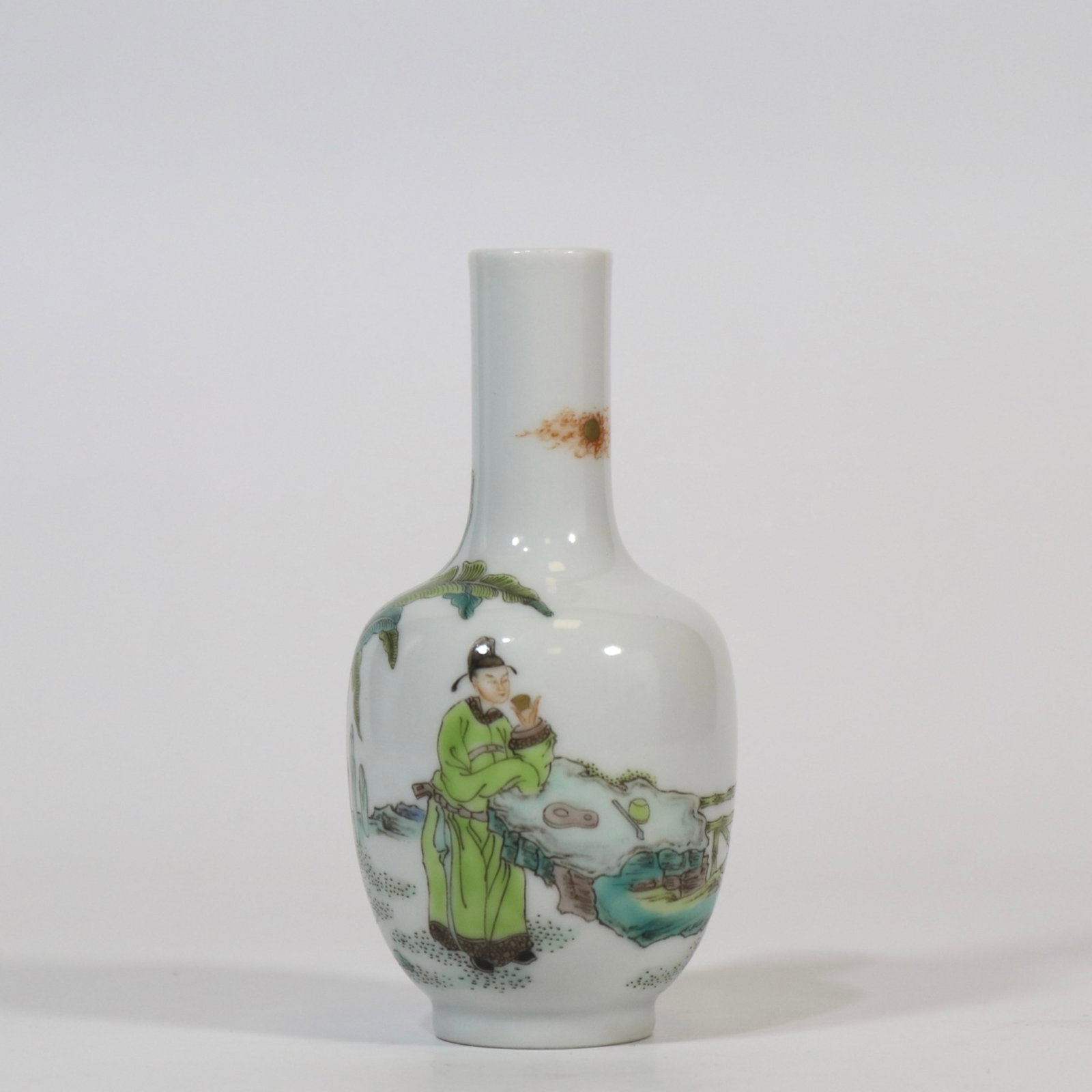An Exquisite Wucai Character and Story Pattern Vase