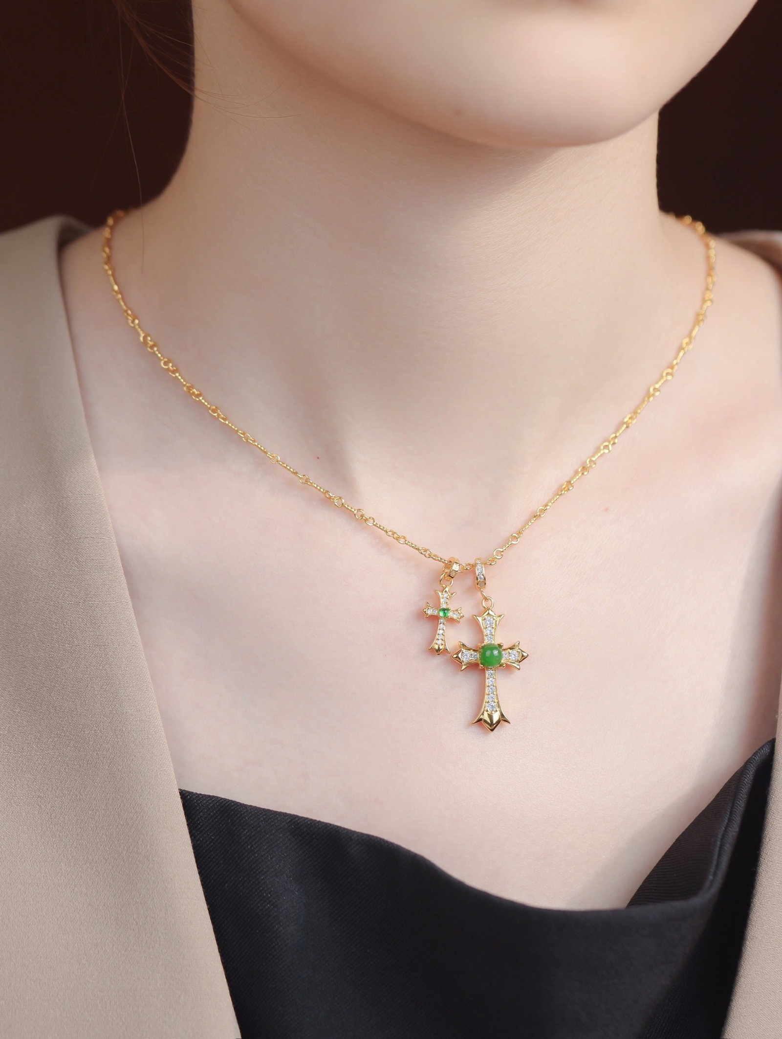 An Exquisite Sterling Silver-Gold Plated Inlaid Jasper Pendant, Inlaid Diamond: An Exquisite Sterling Silver-Gold Plated Inlaid Jasper Pendant, Inlaid Diamond 纯银镀金镶碧玉吊坠,嵌钻石