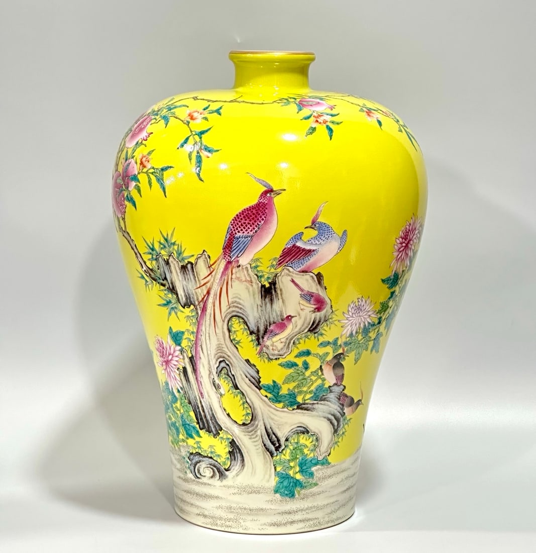 A Rare Yellow Glazed Enamel Flower and Bird Pattern Vase