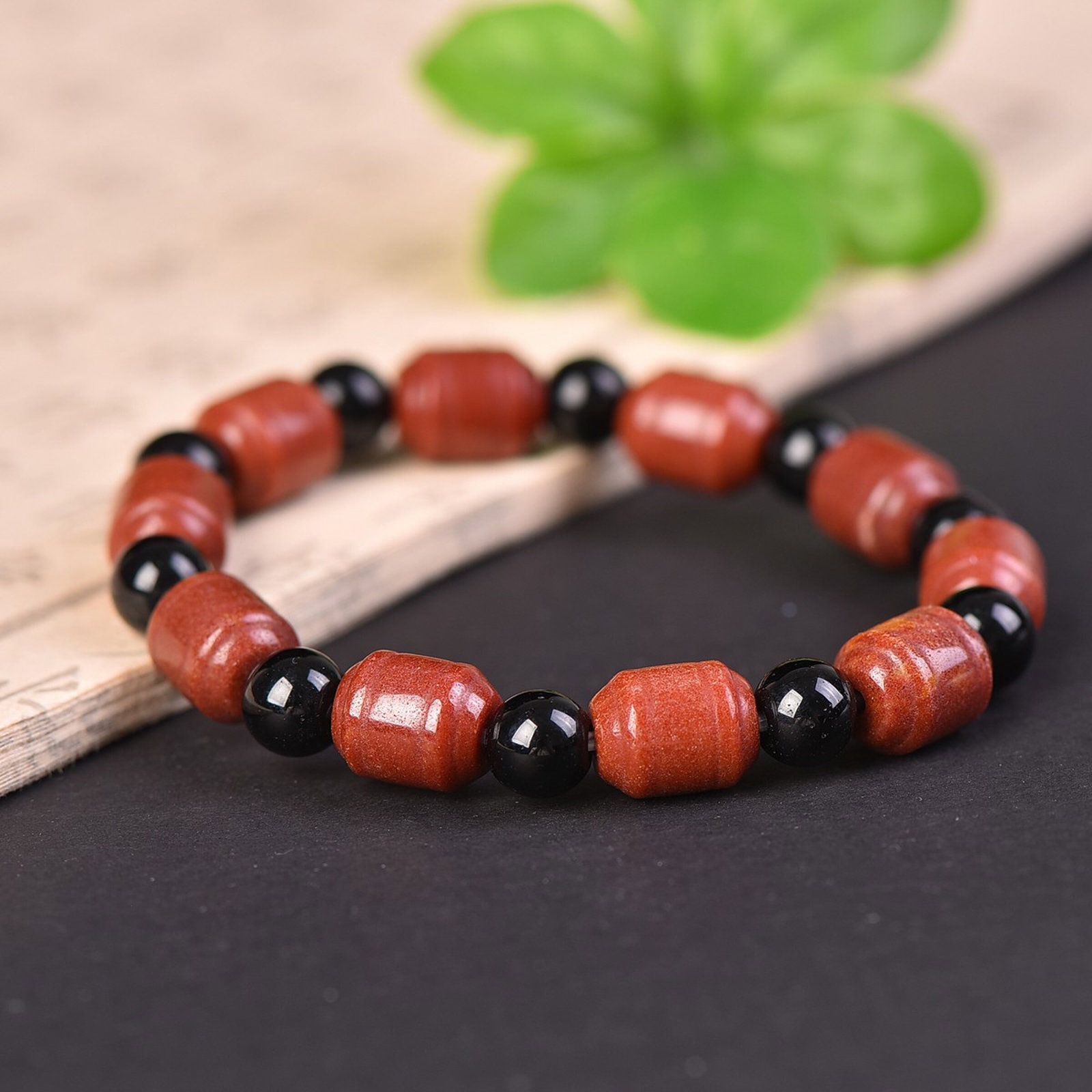 An Exquisite Red Jade Bracelets - 4