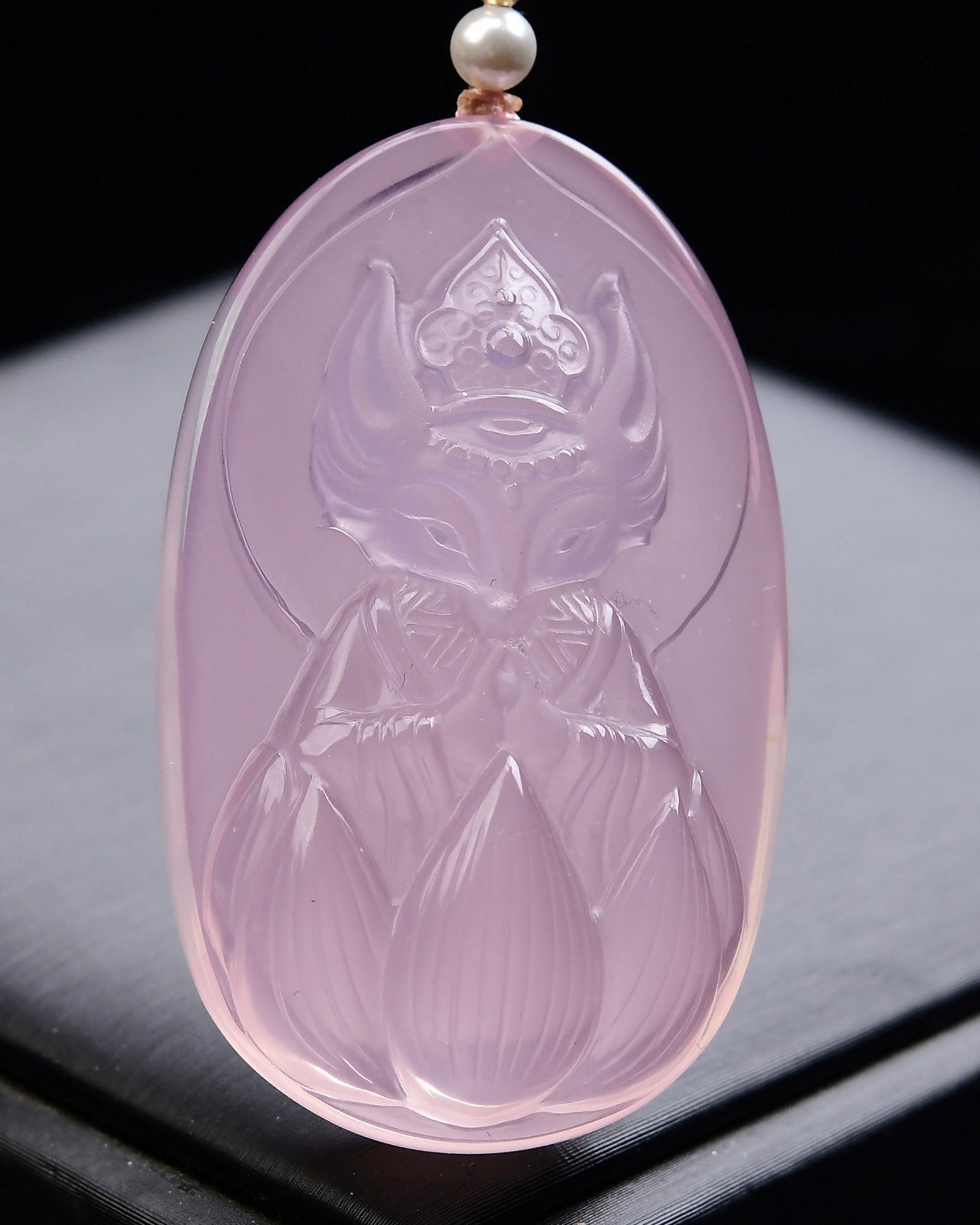 An Exquisite Crystal Nine-Tailed Fox Pattern Pendant