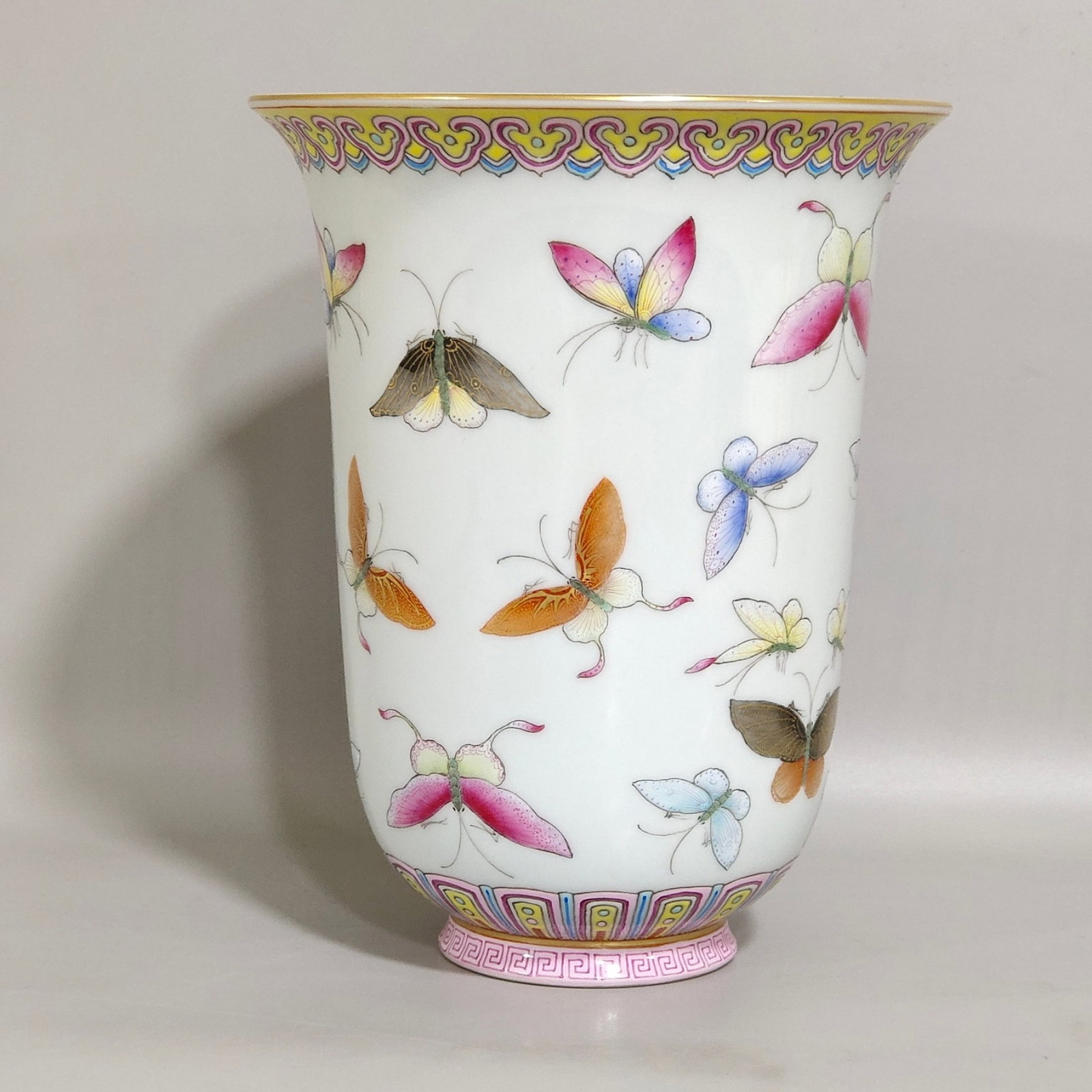 An Exquisite Famille-Rose Butterfly Pattern Cup