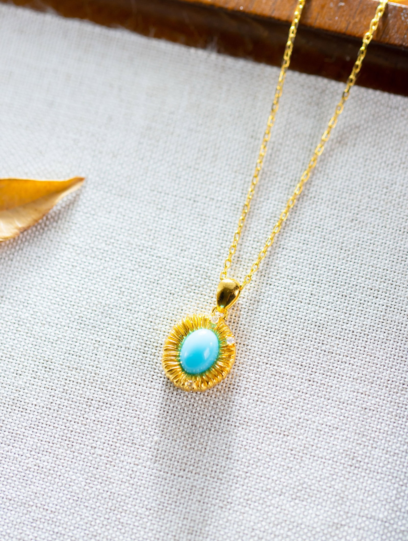 An Exquisite Sterling Silver-Gold Plated Inlaid Turquoise Pendant,Inlaid Diamond