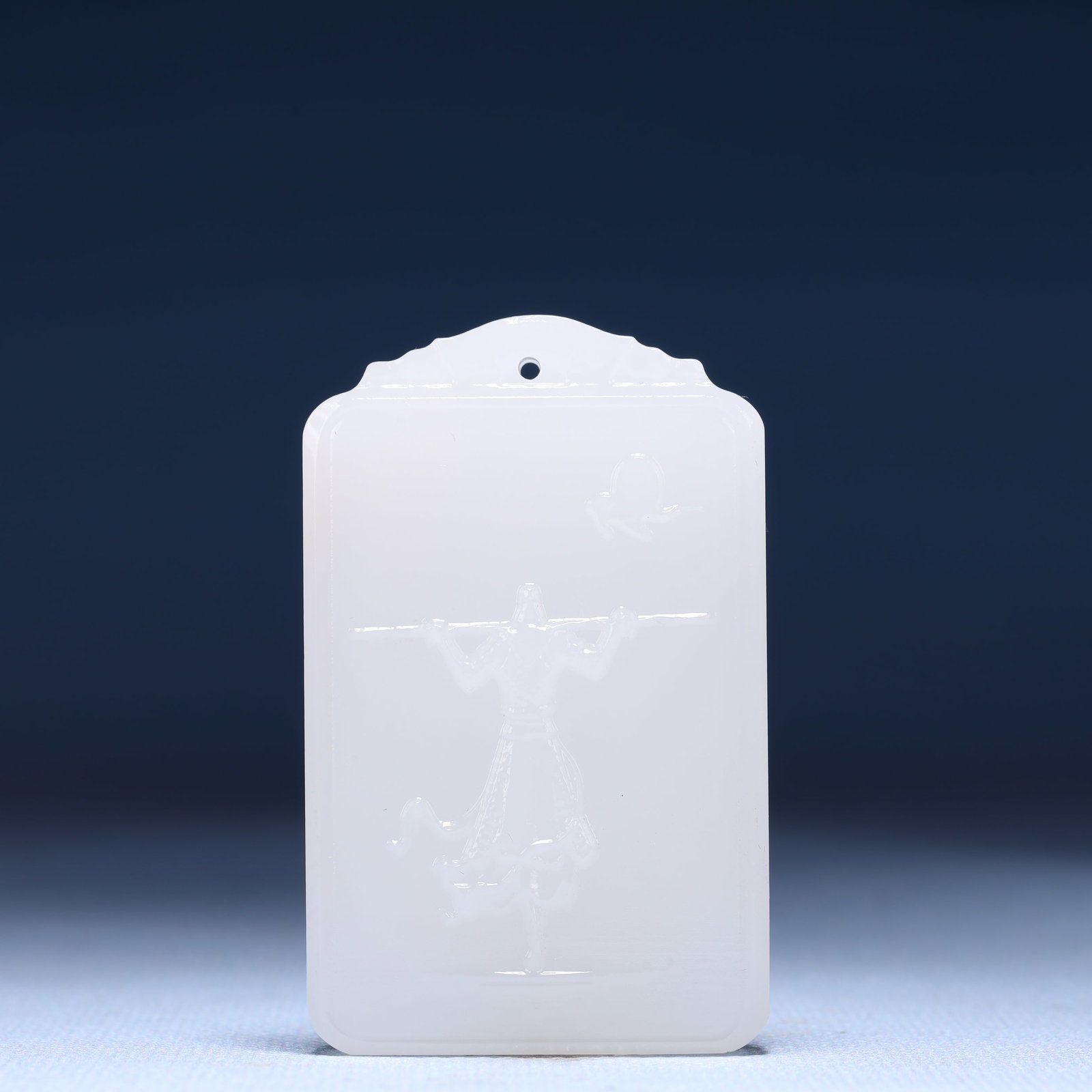 An Exquisite White Jade Figure Pattern Pendant