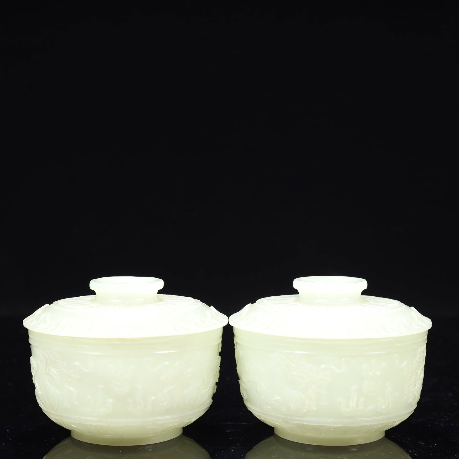 A Pair of Exquisite White Jade Auspicious Cloud and Dragon Pattern Cover Cups