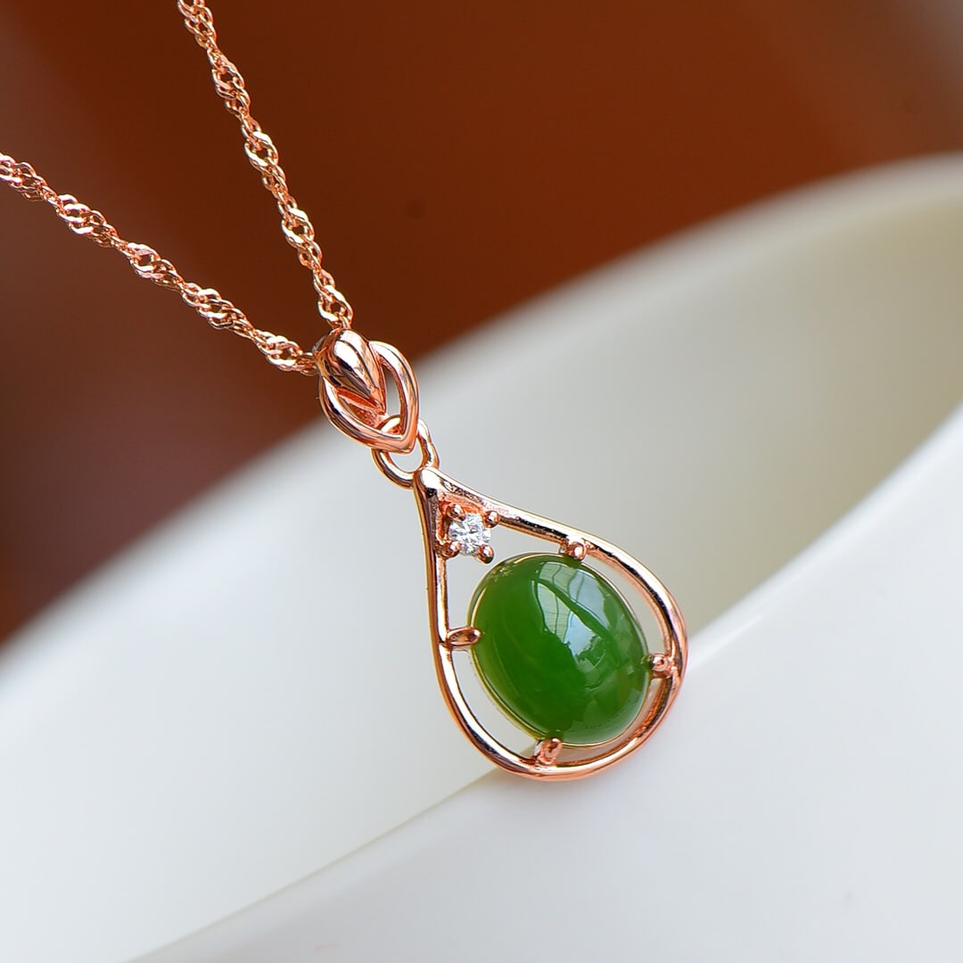 An Exquisite Sterling Silver Inlaid Jasper Necklace,Inlaid Diamond: An Exquisite Sterling Silver Inlaid Jasper Necklace,Inlaid Diamond,Size:10mmx8mm 纯银镶碧玉项链,嵌钻石