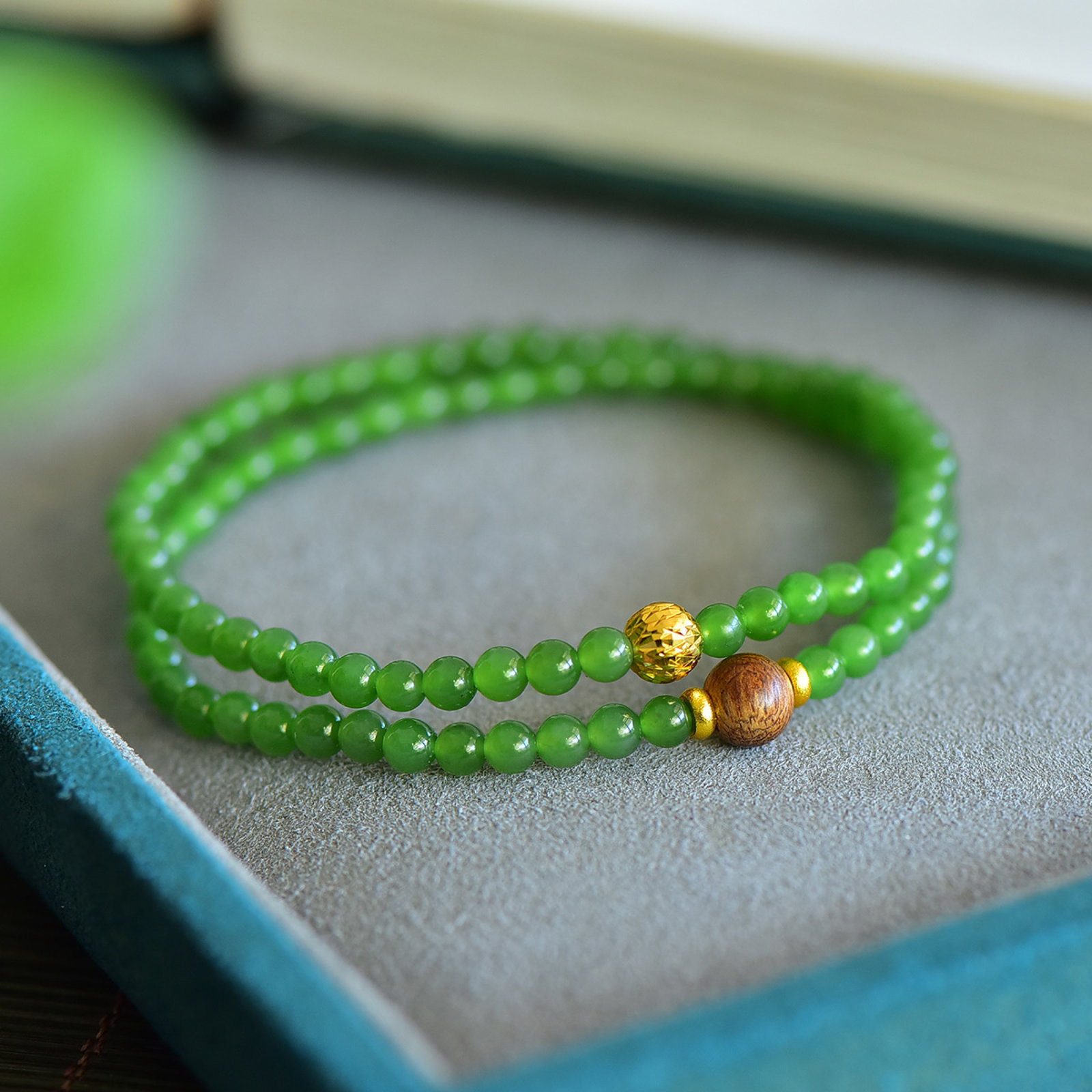 An Exquisite Jasper Bracelets - 5