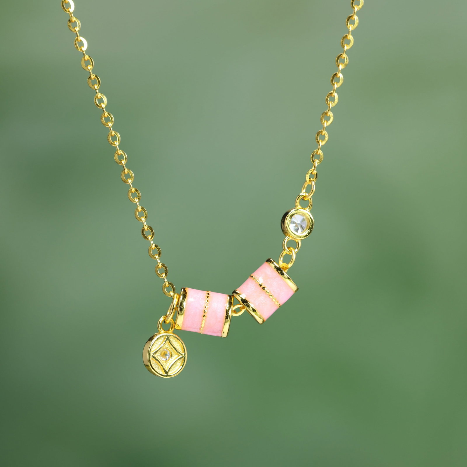 A Pair of Exquisite Sterling Silver-Gold Plated Inlaid Pink Jade Necklace,Inlaid Diamond