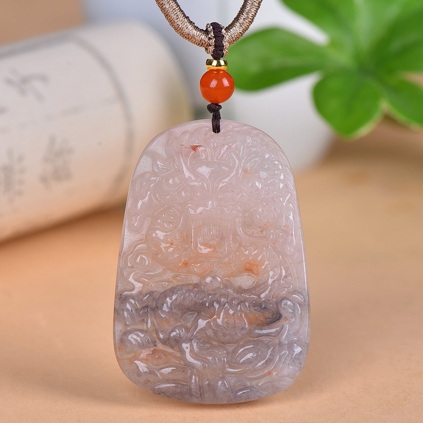 An Exquisite Red Jade Dragon Pattern Pendant: An Exquisite Red Jade Dragon Pattern Pendant,Size:30mmx50mm 红玉龙纹挂件