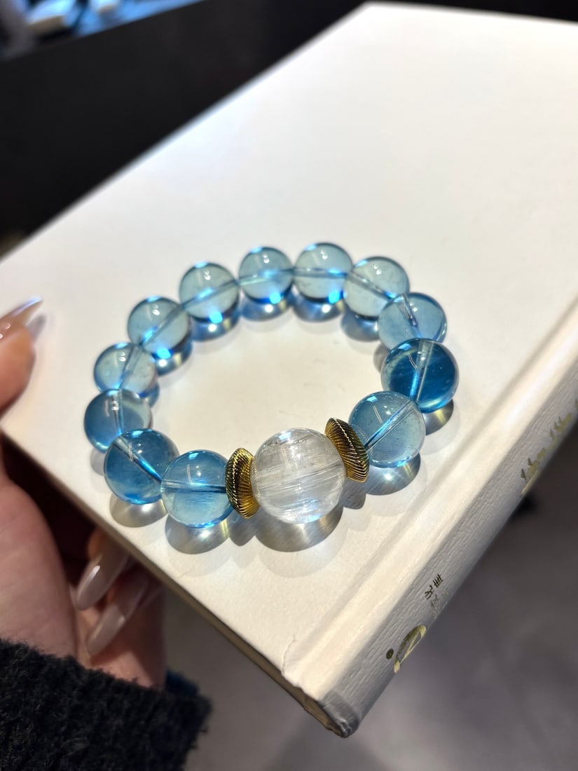 An Exquisite Aquamarine Bracelets: An Exquisite Aquamarine Bracelets,Size:15.7mm,Weight:78.2g 海蓝宝手串