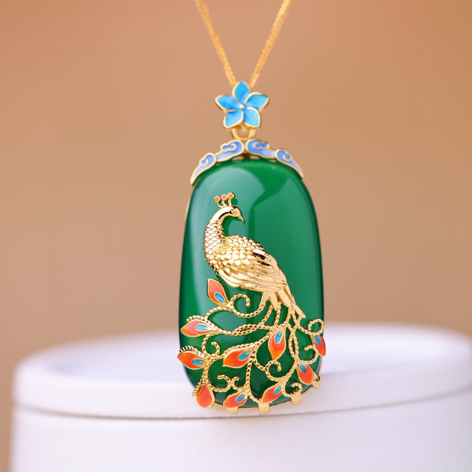An Exquisite Bronze-Gold Plated Inlaid Agate Peacock Pattern Necklace