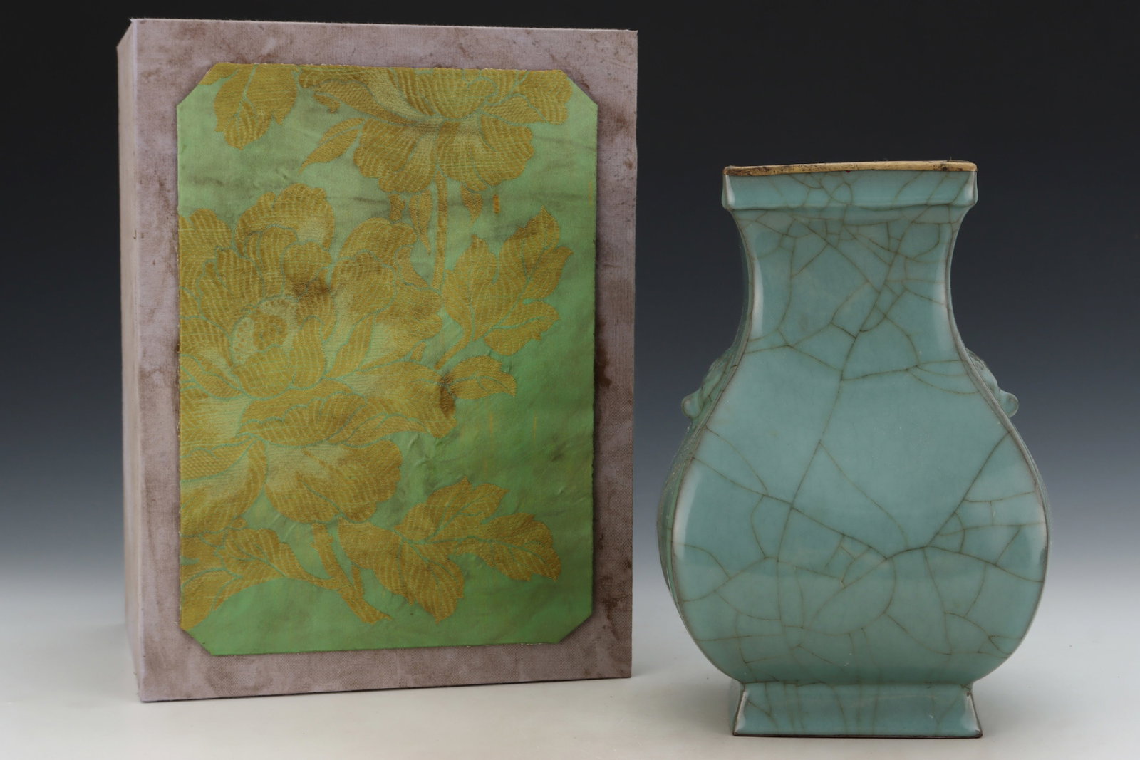 An Exquisite Guan yao Celadon Glazed Painted Gold Beast-Ears Vase,with an Imperial Poem by Emperor