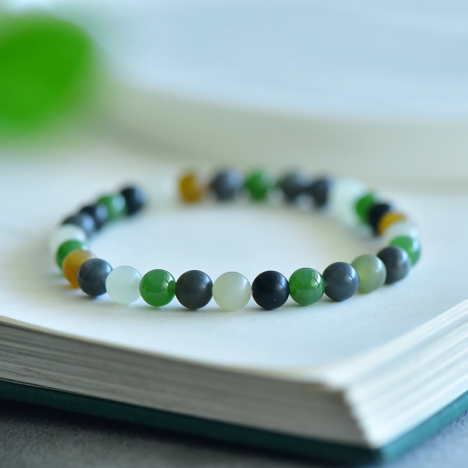 An Exquisite Jasper Bracelets - 2