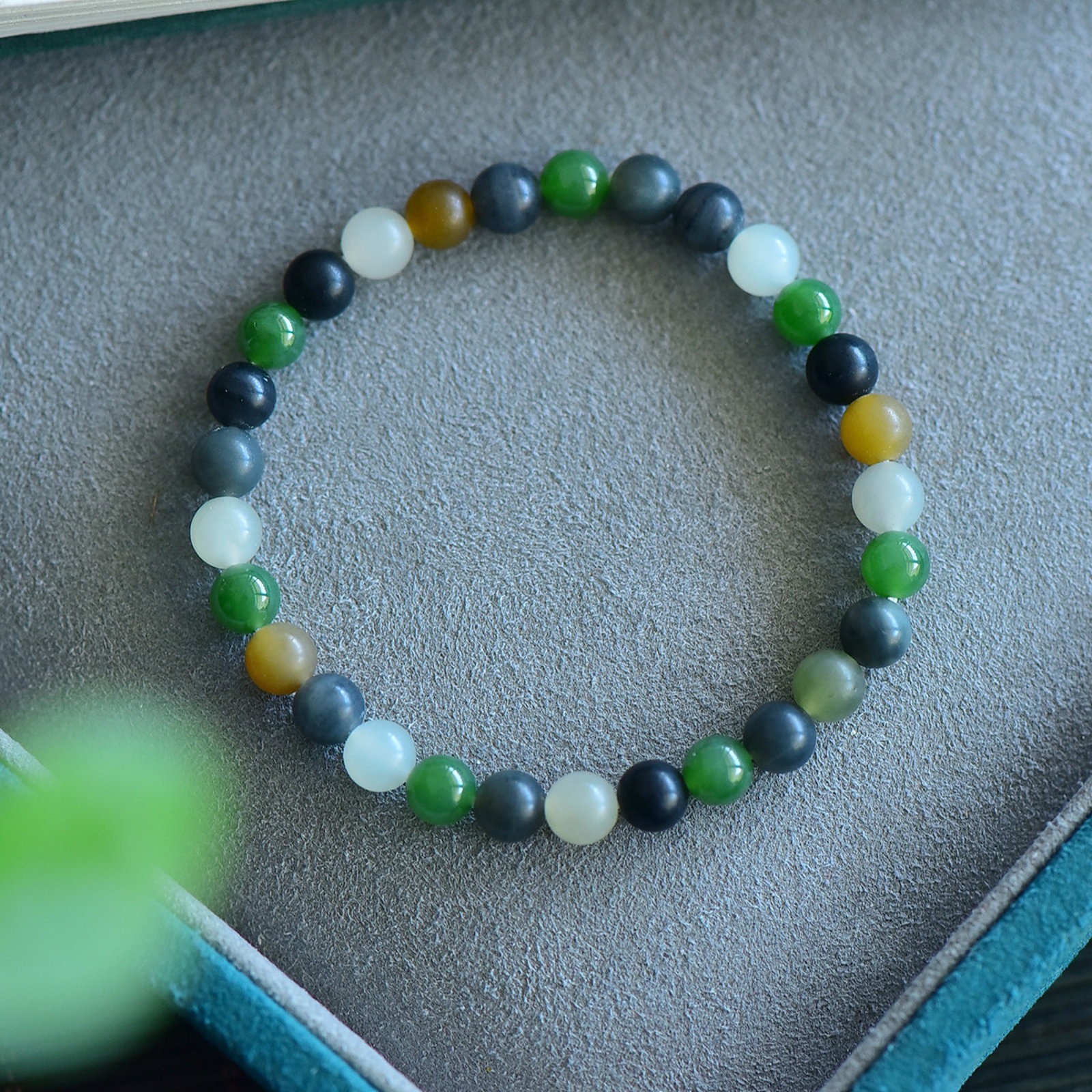 An Exquisite Jasper Bracelets - 5