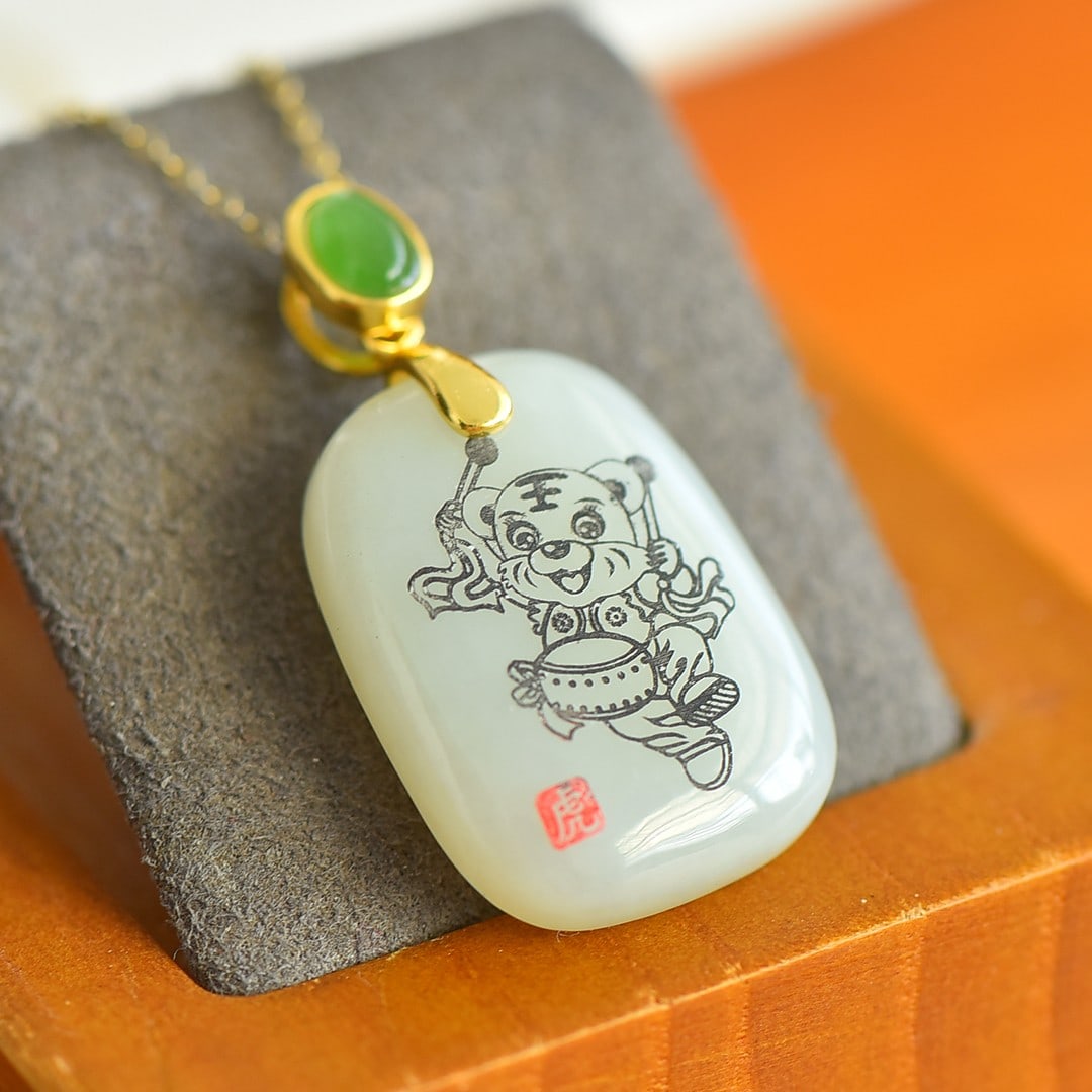 An Exquisite Sterling Silver-Gold Plated Inlaid White Jade Tiger Pattern Necklace: An Exquisite Sterling Silver-Gold Plated Inlaid White Jade Tiger Pattern Necklace,Size:18mmx25mm 纯银镀金镶白玉虎纹项链