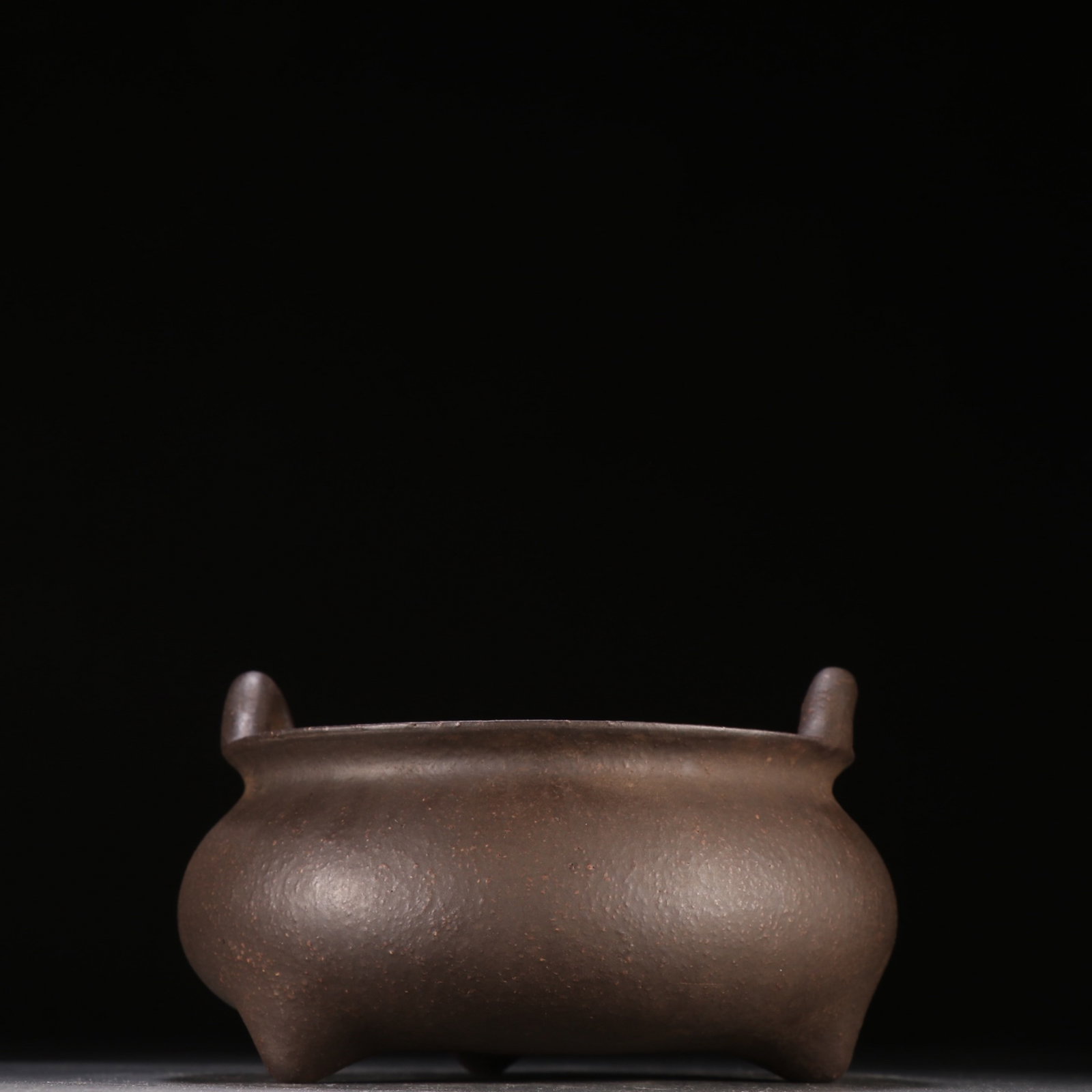 A Rare Purple Sands Double-Ears Tripod Censer