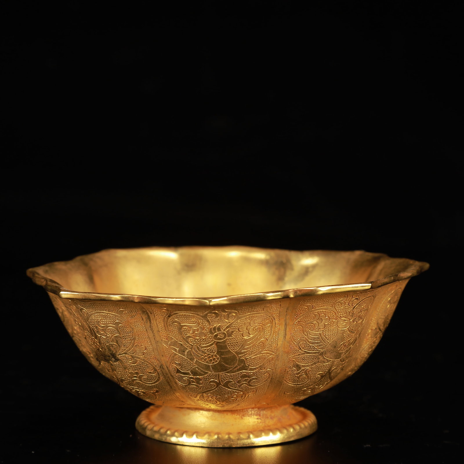 An Exquisite Gilt Bronze Animal Pattern Bowl: An Exquisite Gilt Bronze Animal Pattern Bowl,Tang Dynasty, China,Zhenguan Four-character Mark,Size:4.7inx2in,Weight:350g 铜鎏金动物纹碗,中国ࢁ