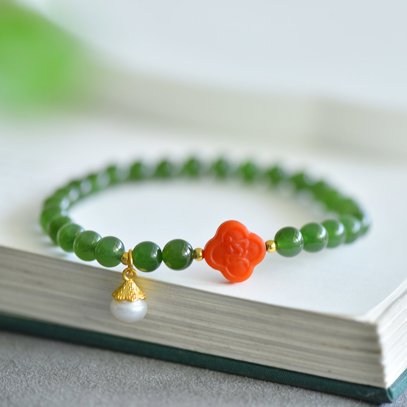 An Exquisite Multi-Gem Bracelets - 3