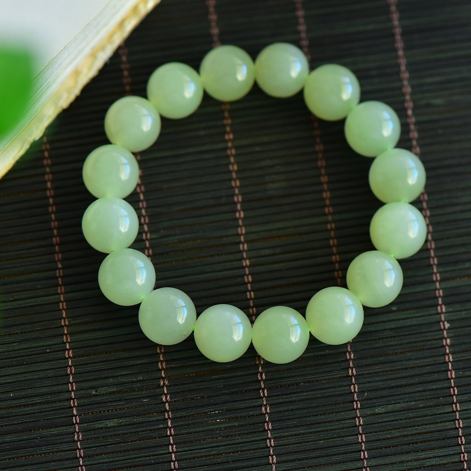 An Exquisite Greenish Jade Bracelets: An Exquisite Greenish Jade Bracelets,Size:12mm 青白玉手串