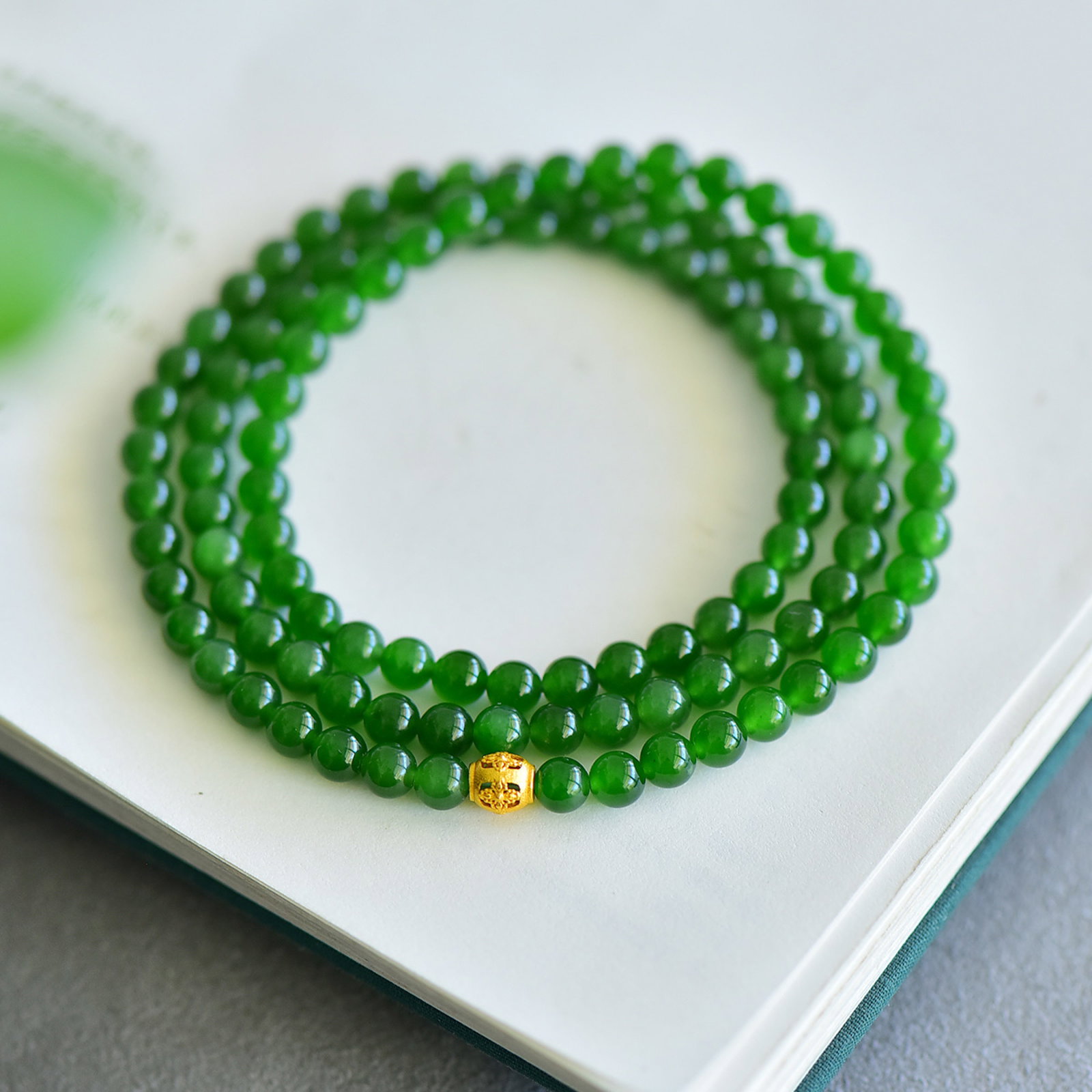 An Exquisite Jasper Bracelets - 2