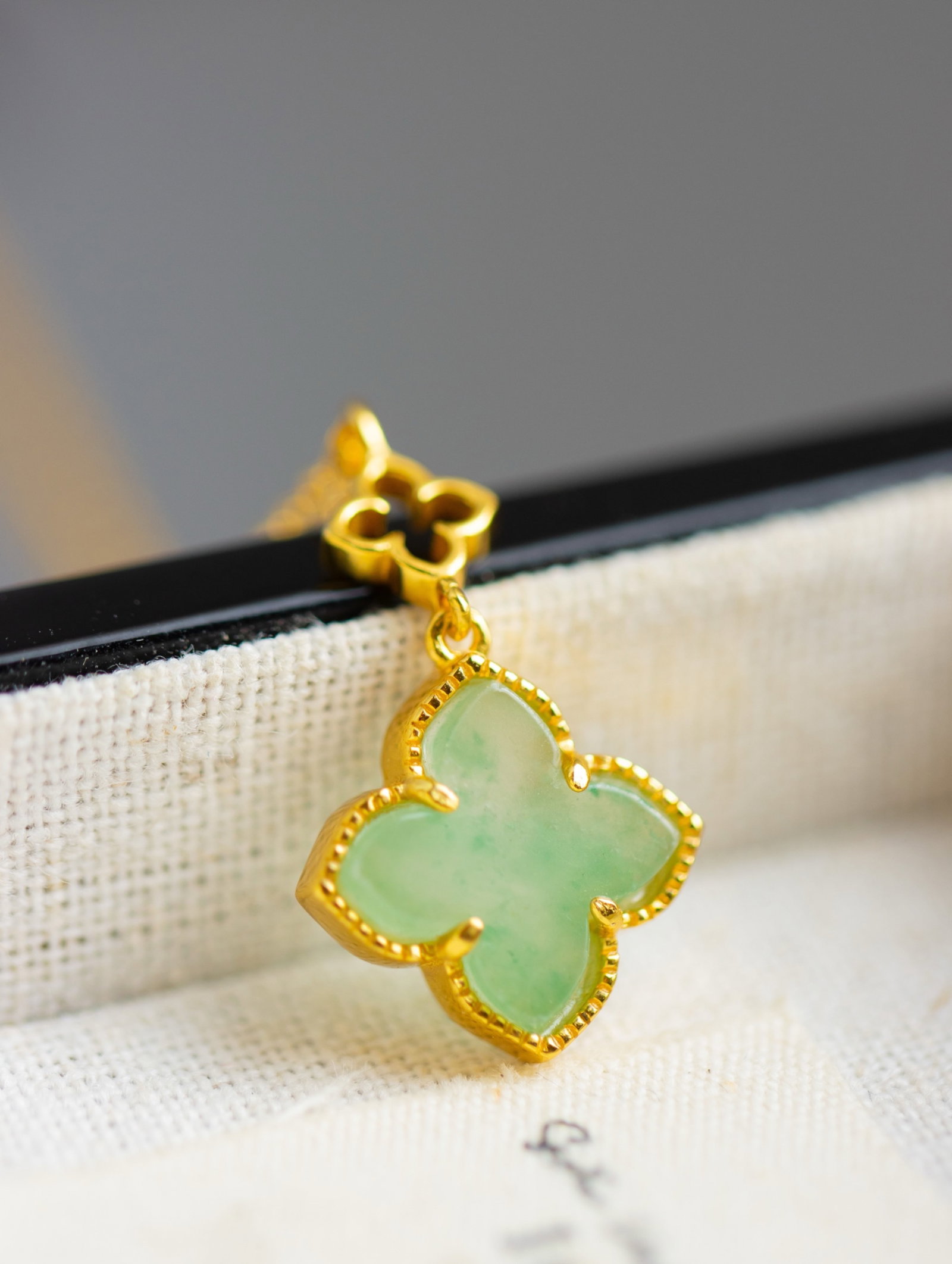 An Exquisite Sterling Silver-Gold Plated Inlaid Jadeite Pendant: An Exquisite Sterling Silver-Gold Plated Inlaid Jadeite Pendant 纯银镀金镶翡翠吊坠