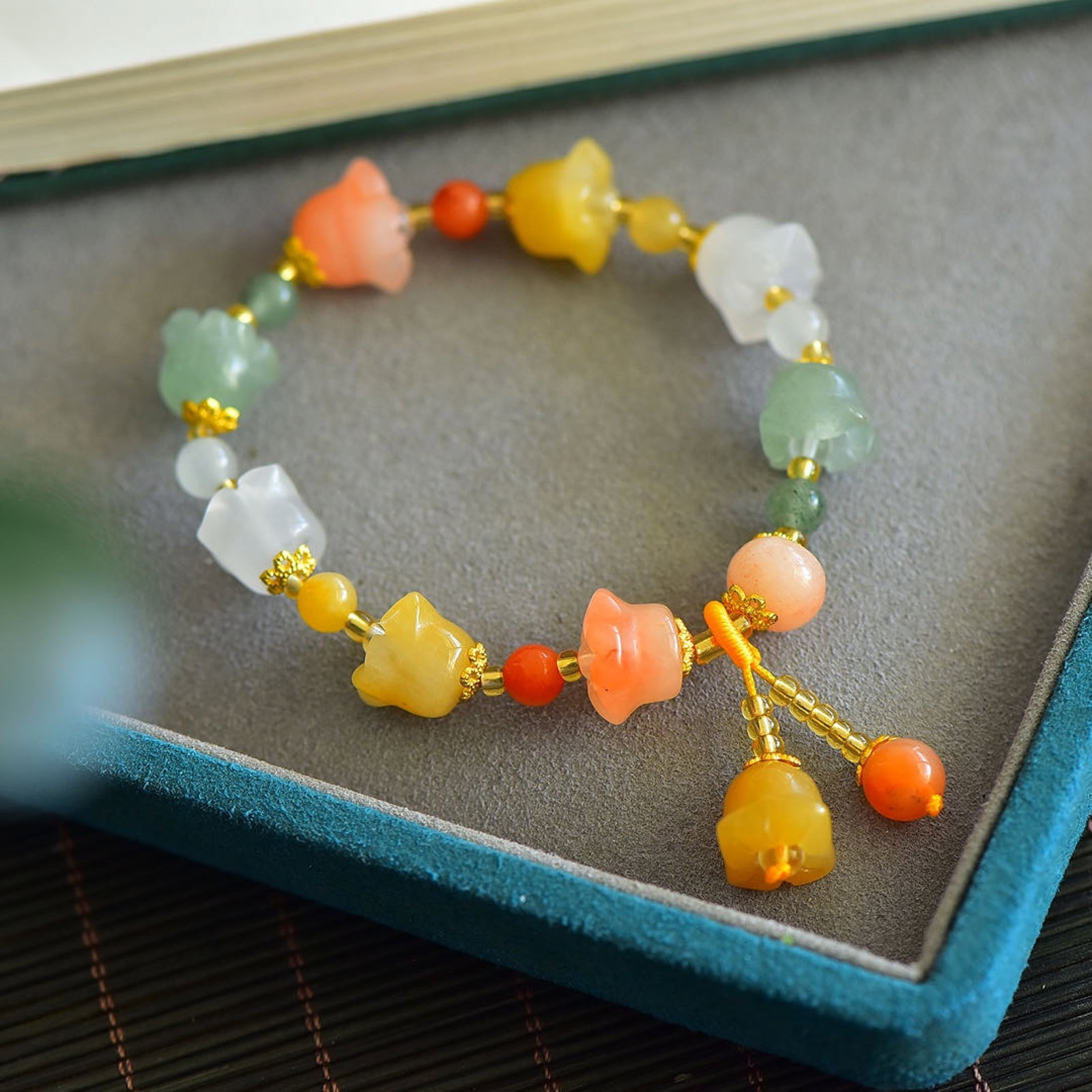 An Exquisite Multi-Gem Bracelets - 2