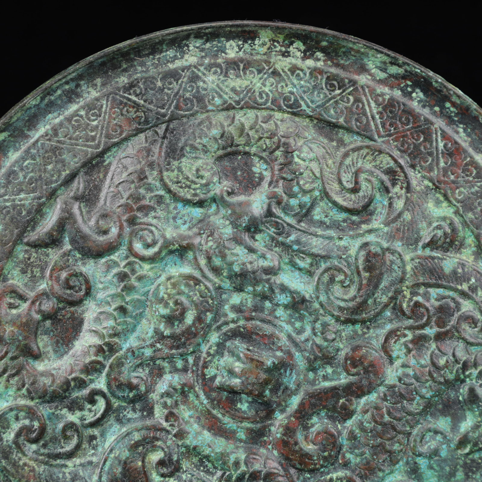 An Archaic Bronze Dragon Pattern Round Mirror - 2