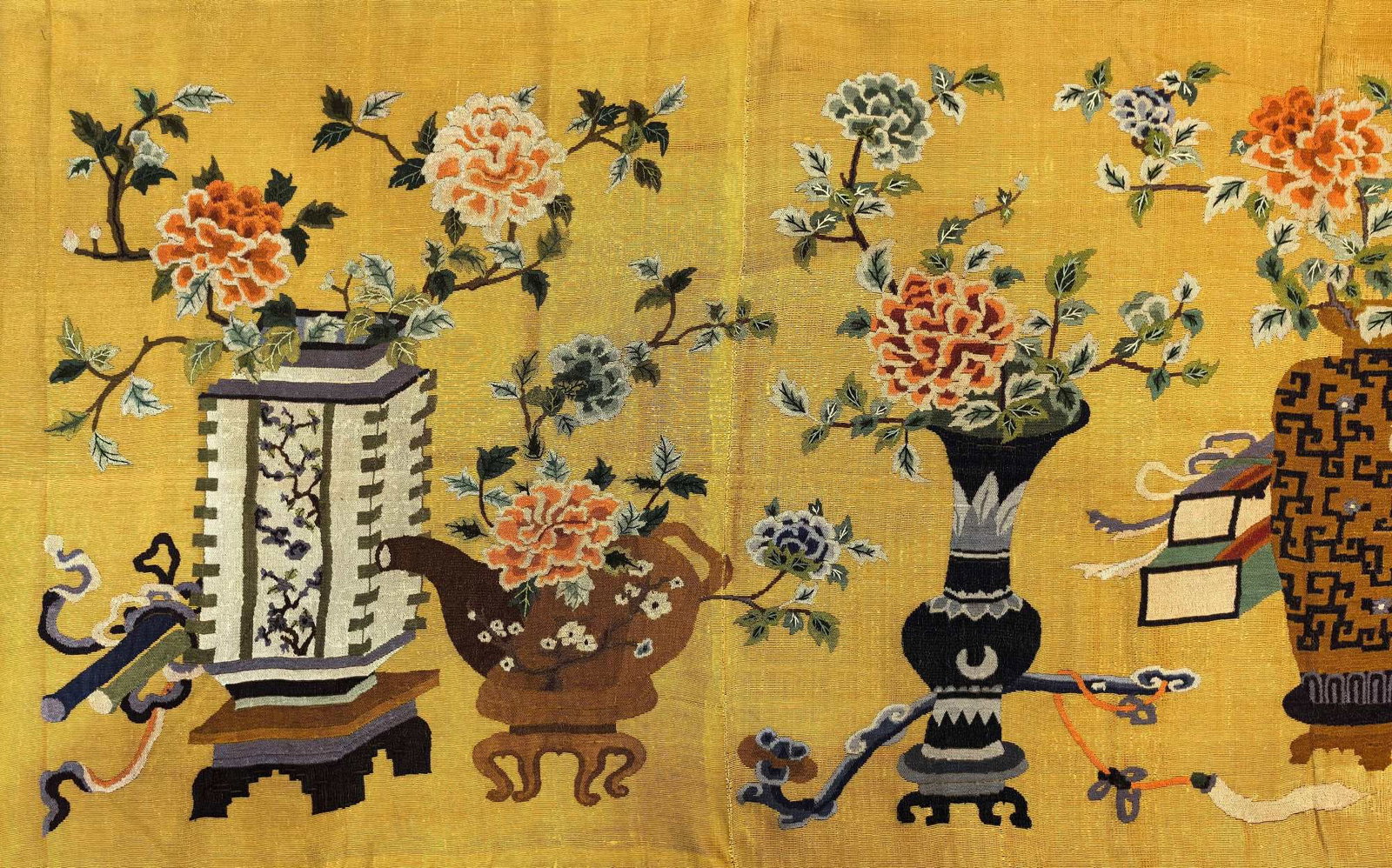 An Exquisite Flower Pattern Nasha Embroidery - 2