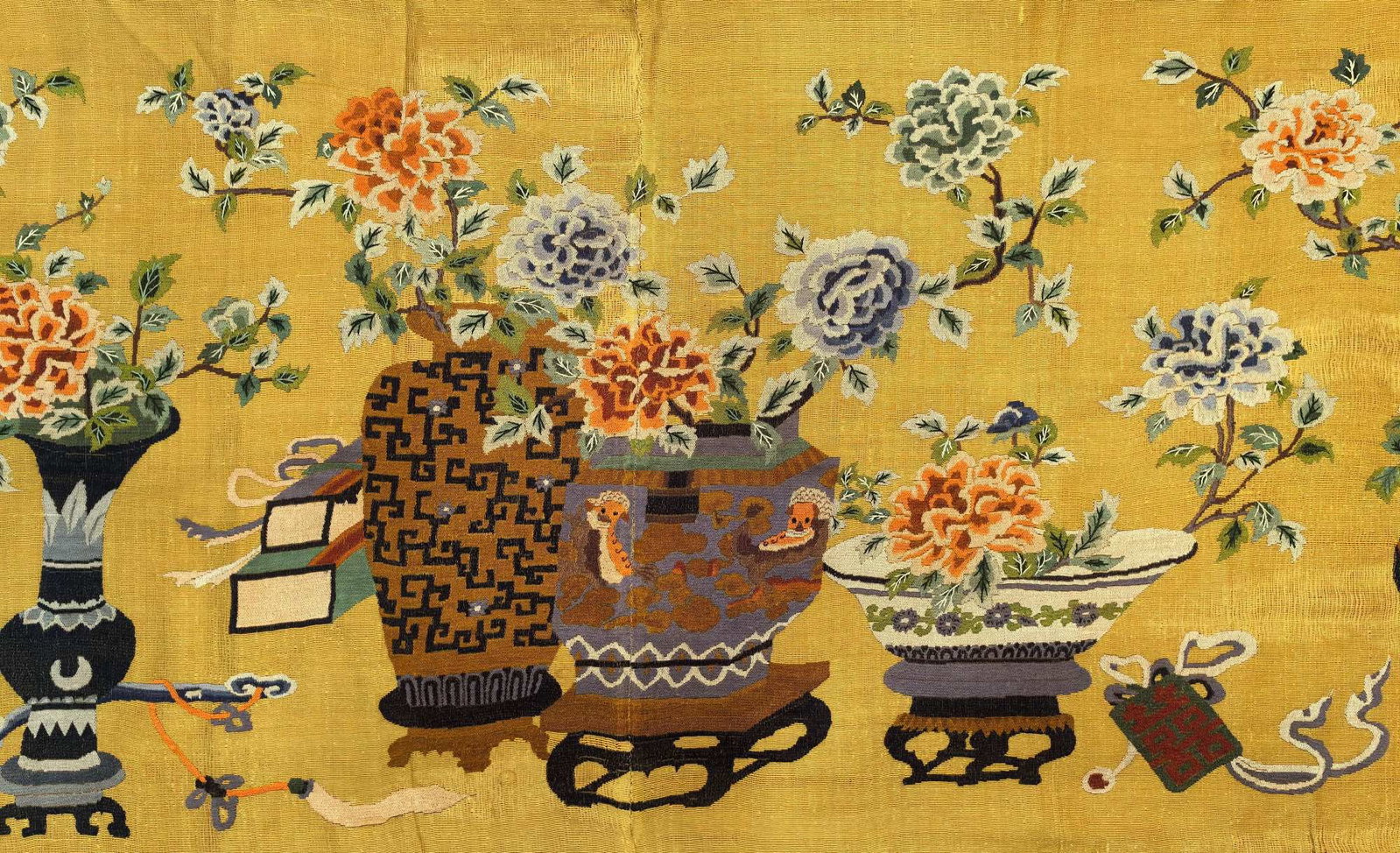 An Exquisite Flower Pattern Nasha Embroidery - 3