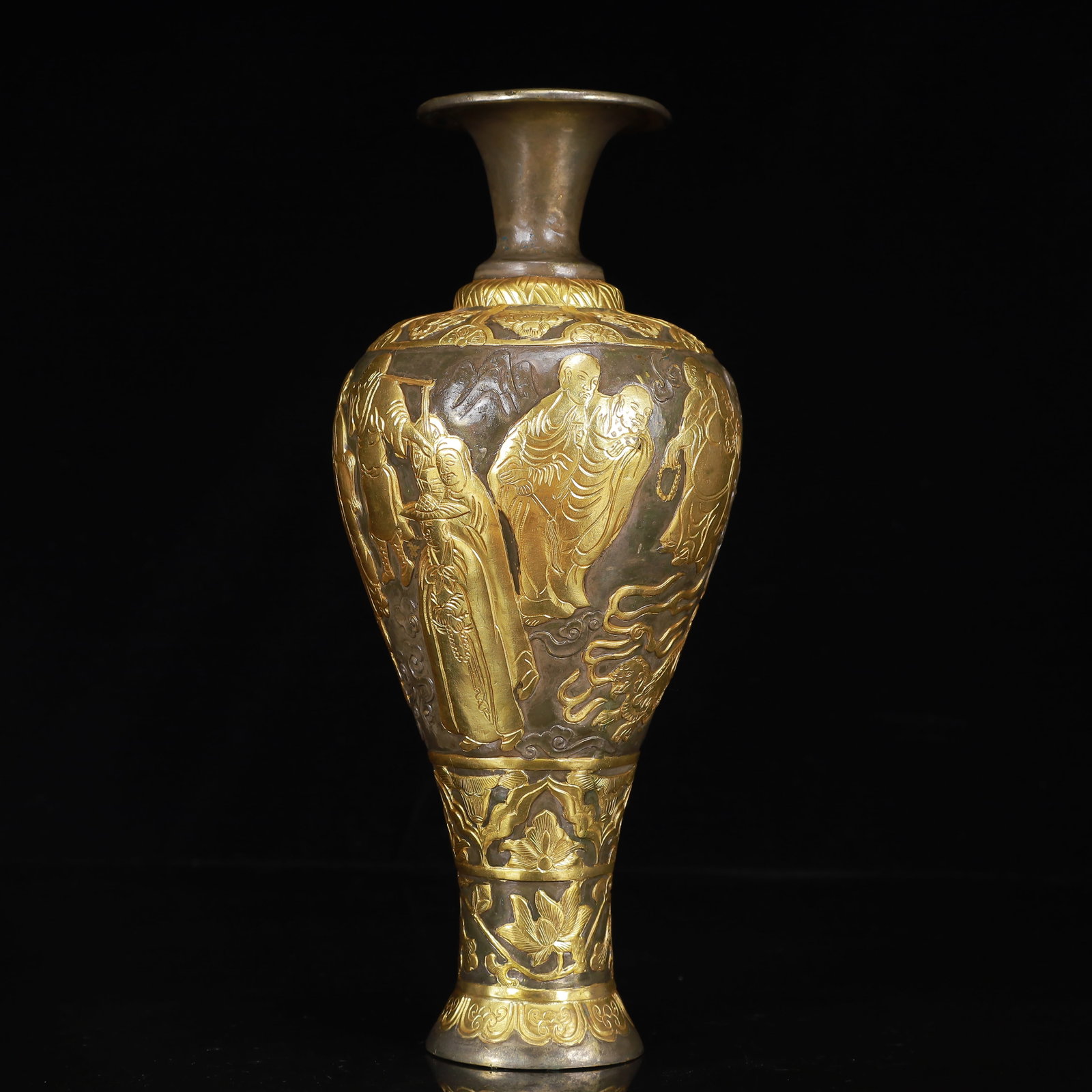 An Exquisite Gilt Silver Figure Pattern Vase - 4