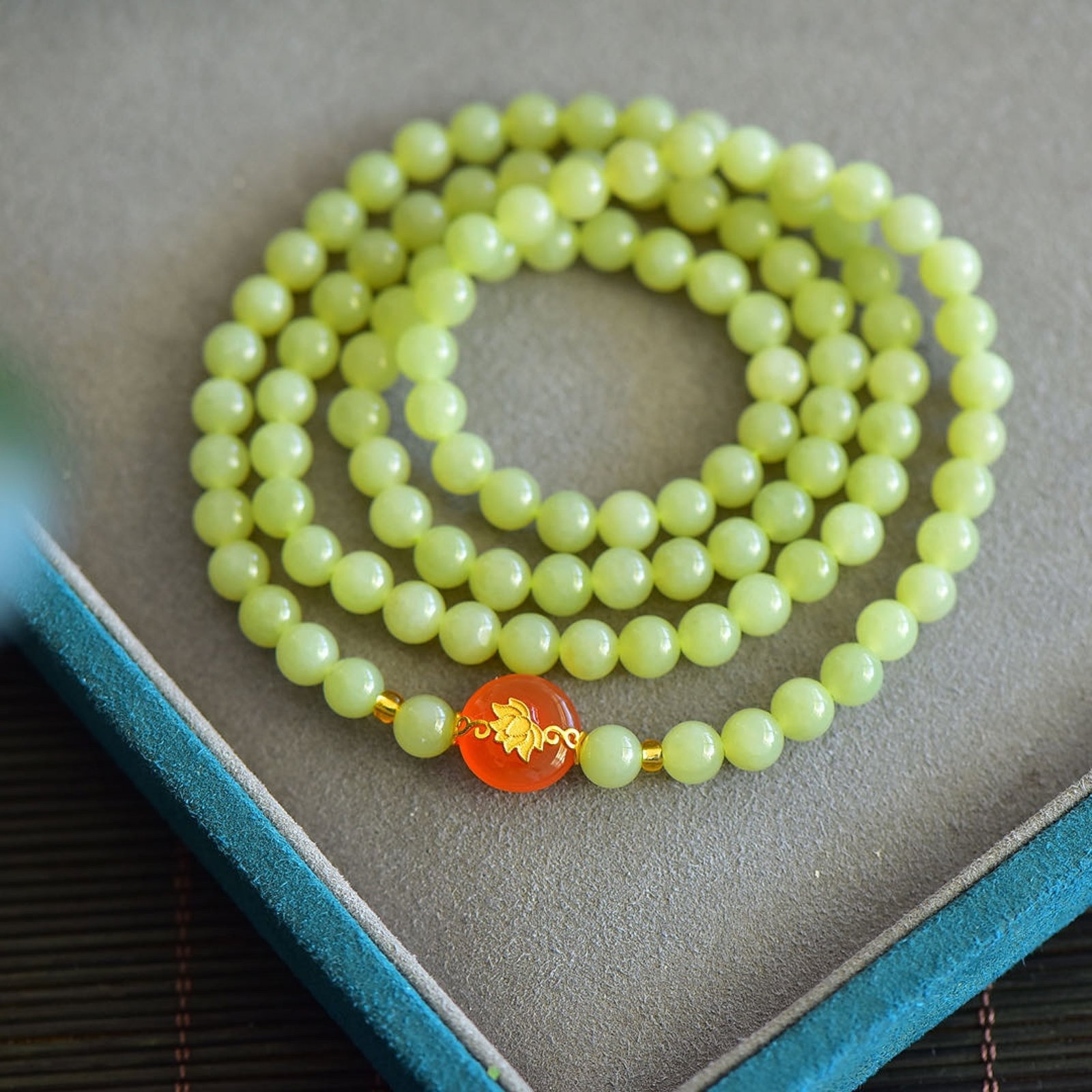 An Exquisite Yellow Jade Bracelets - 4