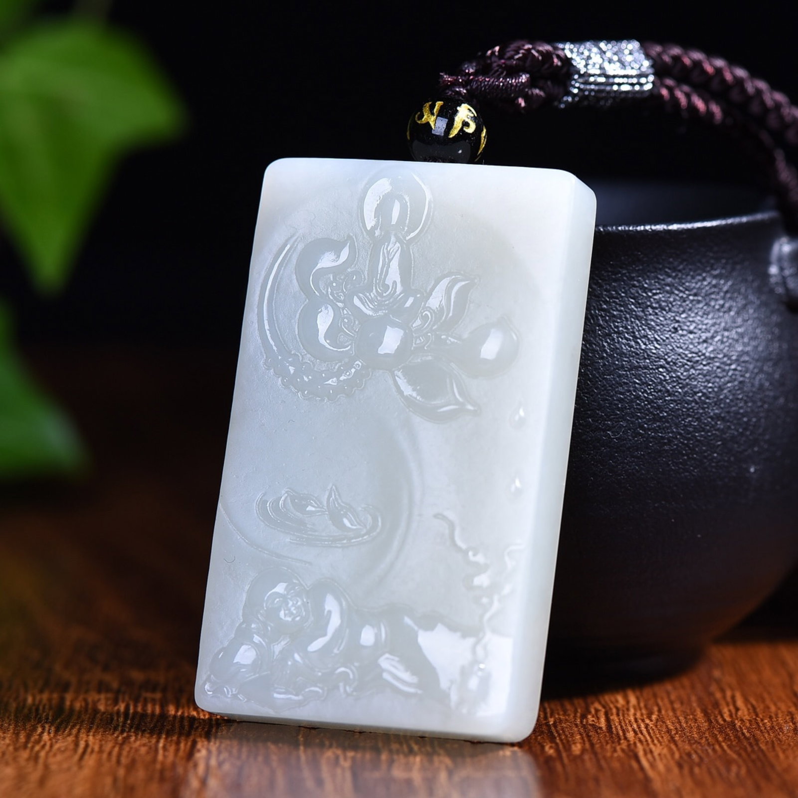 An Exquisite White Jade Buddha Pattern Pendant - 2