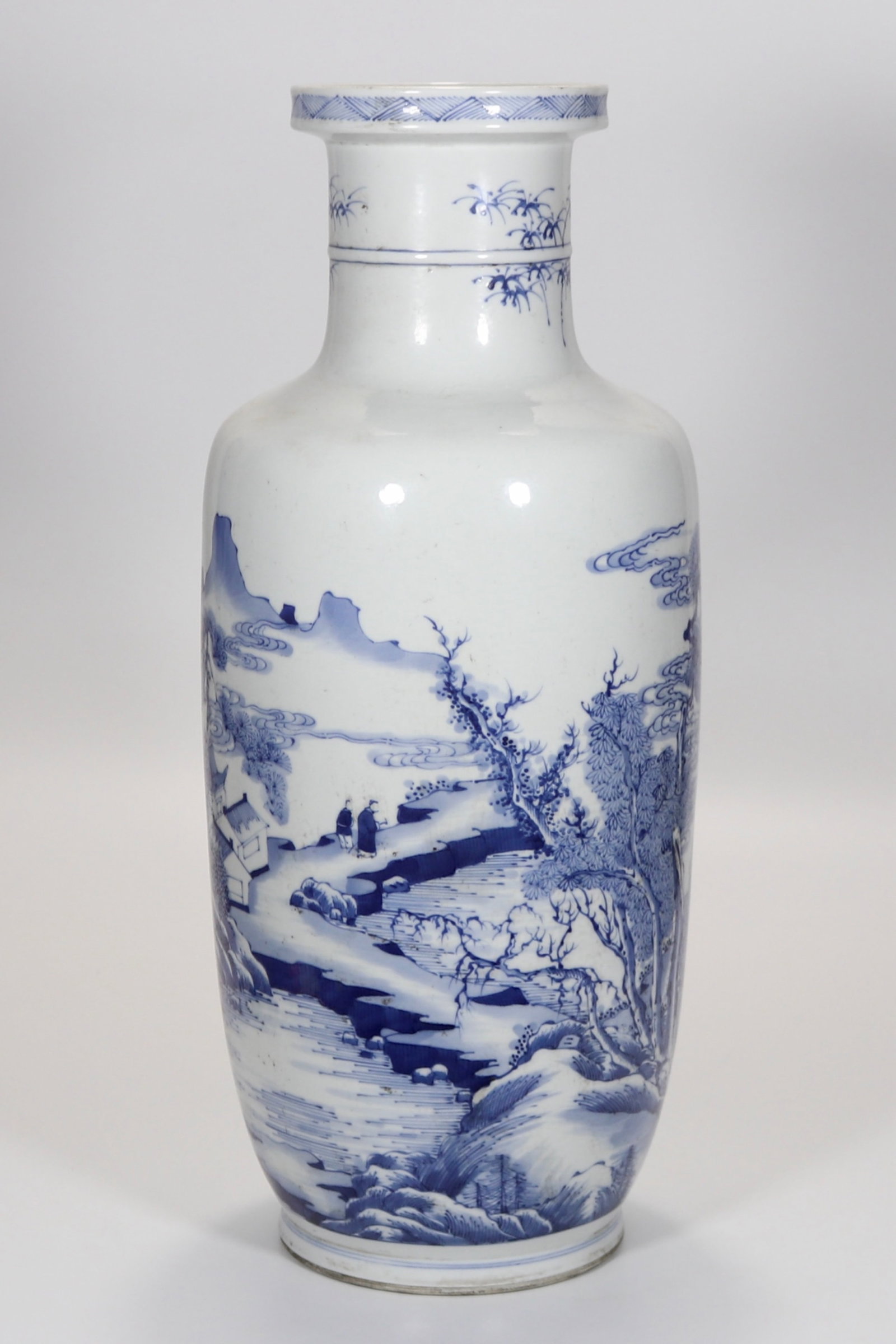 A fine blue and white landscape pattern club-shaped vase: A fine blue and white landscape pattern club-shaped vase, Qing Dynasty, China, with six-character Kangxi reign mark, Size:17.9inx4.7in