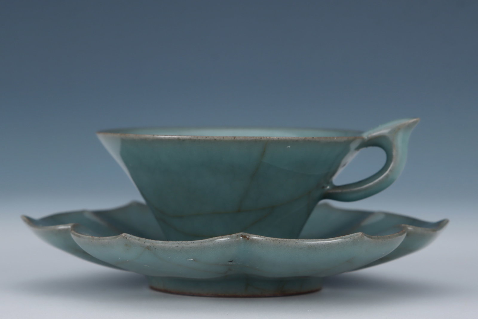 An Exquisite Guan yao Celadon Glazed Cup,with Tray - 2