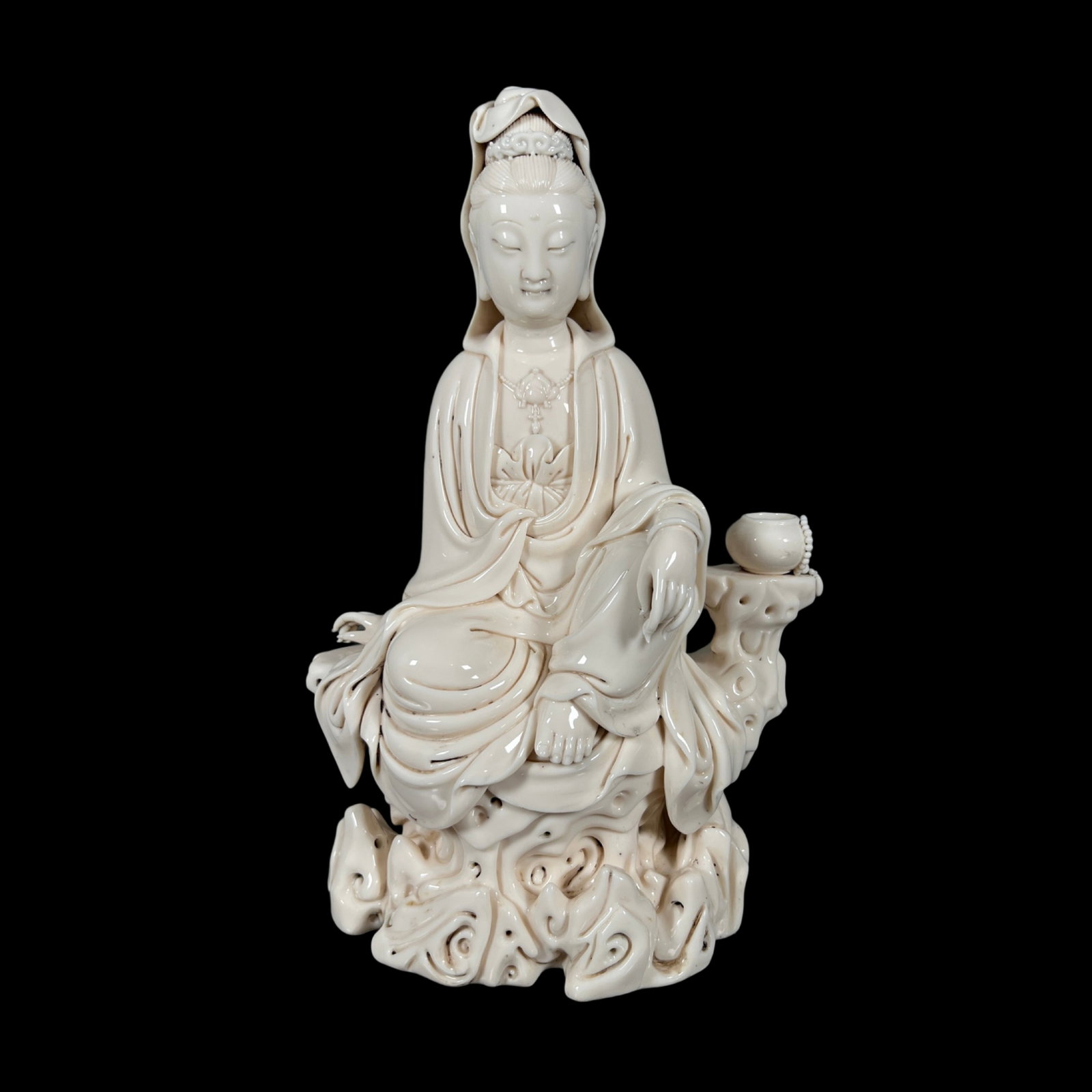 A Solemn Blance-De-Chine Statue of Avalokitesvara: A Solemn Blance-De-Chine Statue of Avalokitesvara,Ming Dynasty,China,He Chaozong Mark,Size:12.8in 德化瓷观音像,中国明代,何朝