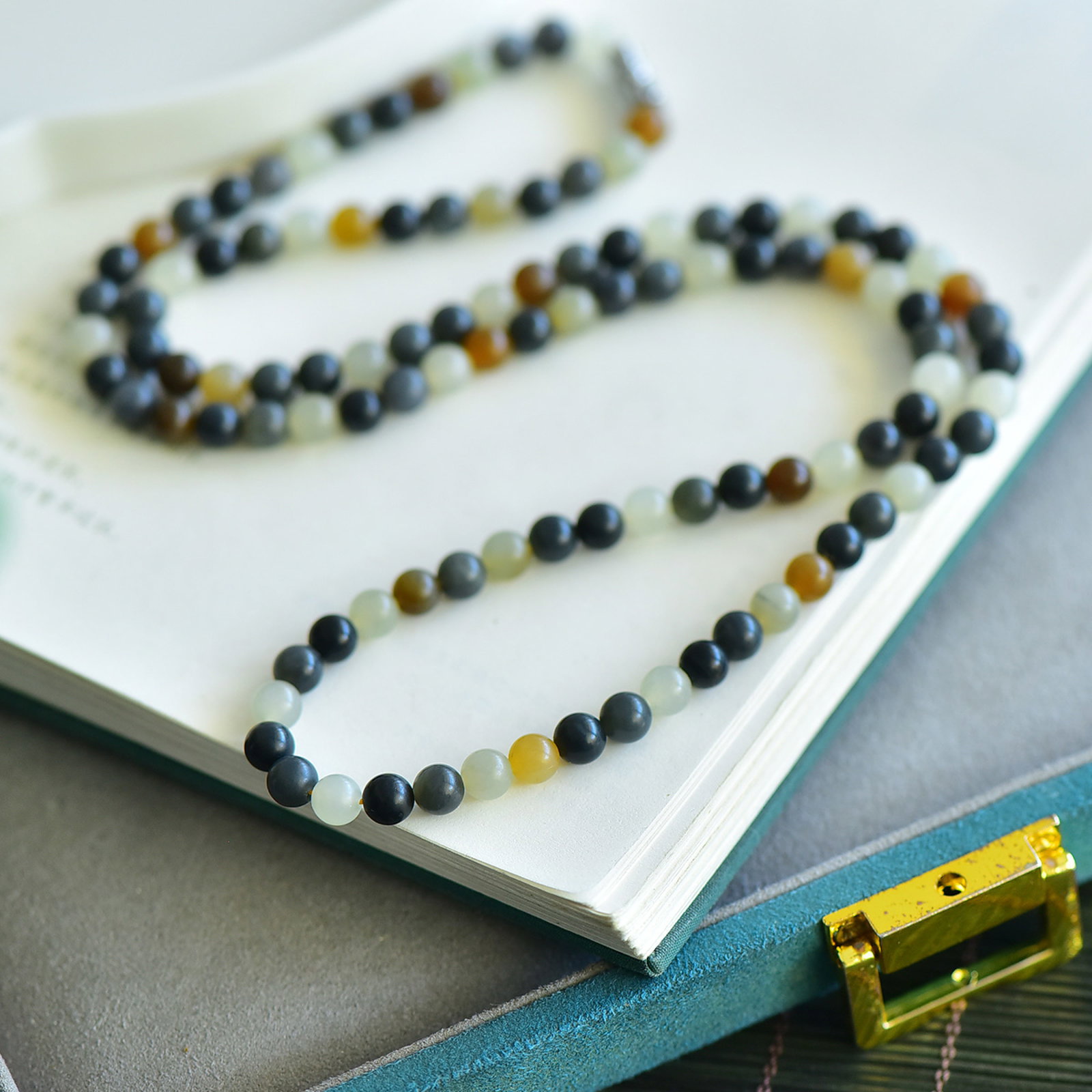 An Exquisite Multi-Gem Necklace - 2