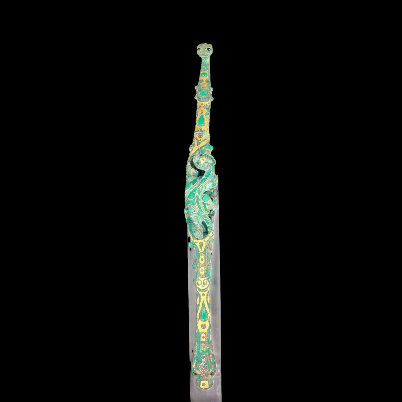 A precious bronze inlaid with gold, silver and turquoise animal pattern hook: A precious bronze inlaid gold, silver and turquoise hook with auspicious animal patterns, ancient times, Size: 8.3inx0.8in, Weight: 132.1g 铜嵌金银和绿松ĳ