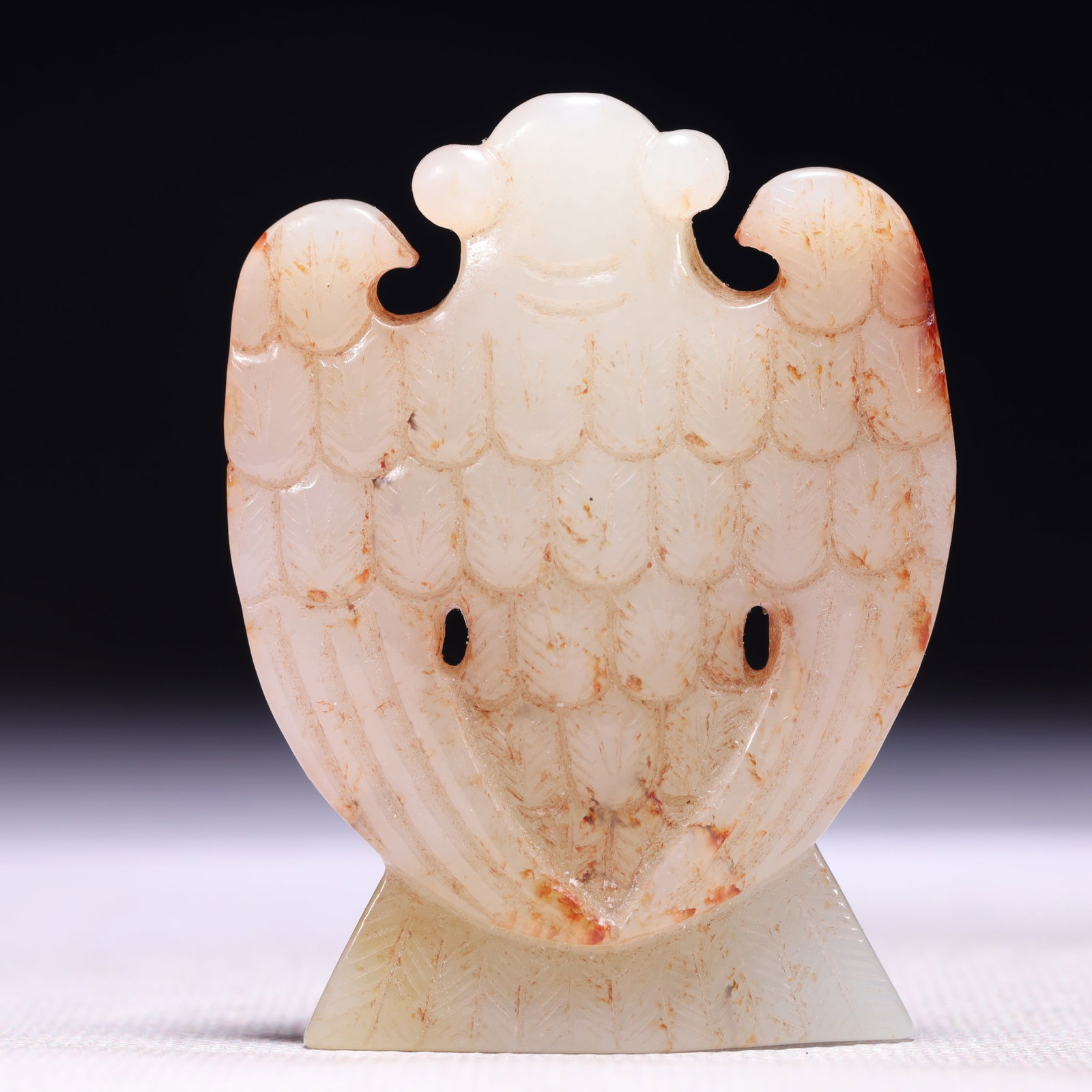 An Exquisite White Jade Phoenix Ornament: An Exquisite White Jade Phoenix Ornament,Qing Dynasty,China,Size:2inx0.5inx2.6in,Weight:70g 白玉凤摆件,中国清代